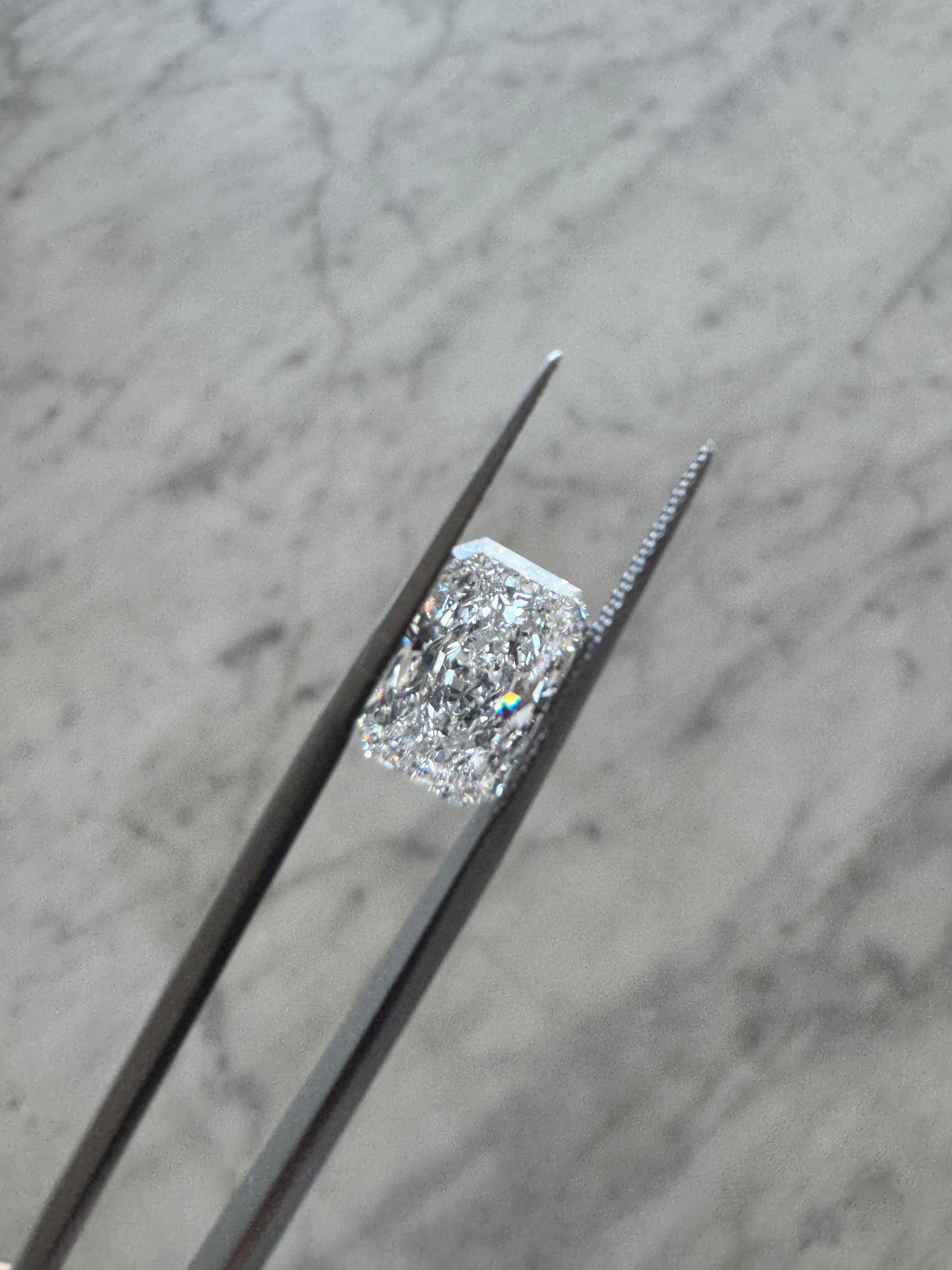 Radiant | 3.08ct E VS2 | 1.53 ratio | IGI Certified LG762565261