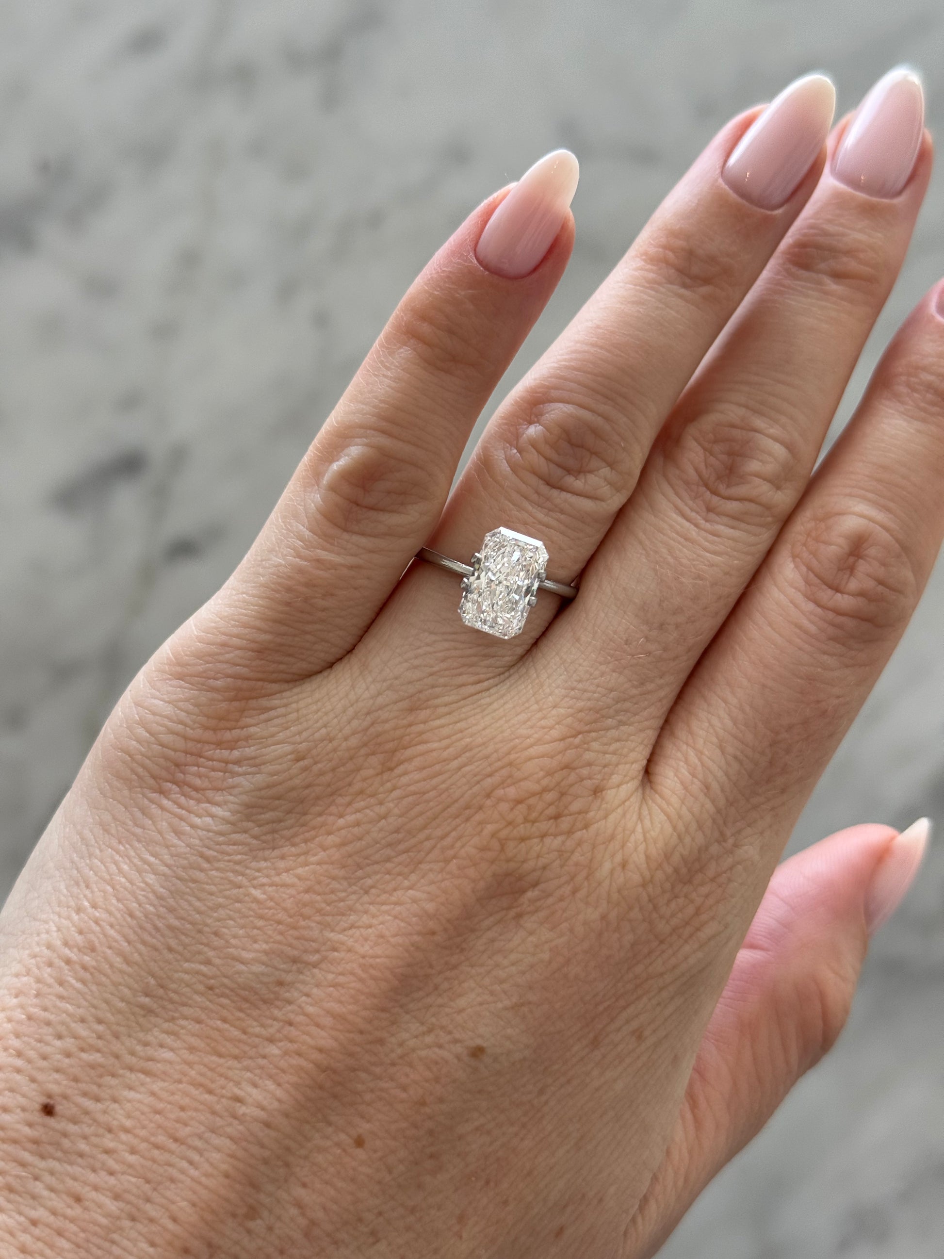 Radiant | 3.08ct E VS2 | 1.53 ratio | IGI Certified LG762565261