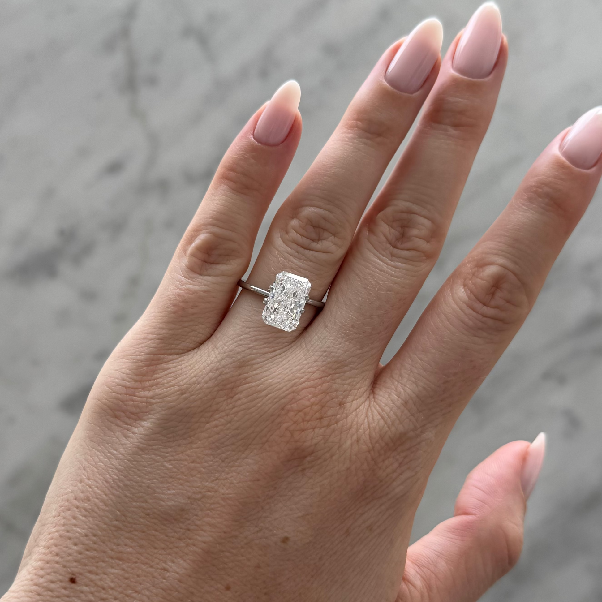 Radiant | 4.09ct E VS2 | 1.50 ratio | IGI Certified LG726546896