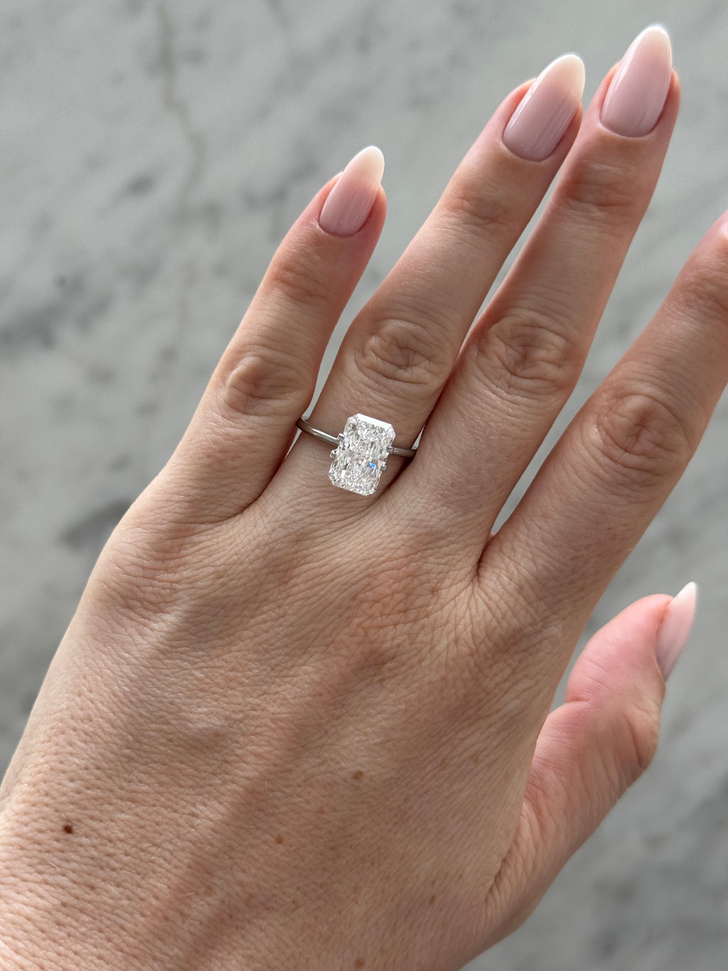 Radiant | 4.09ct E VS2 | 1.50 ratio | IGI Certified LG726546896