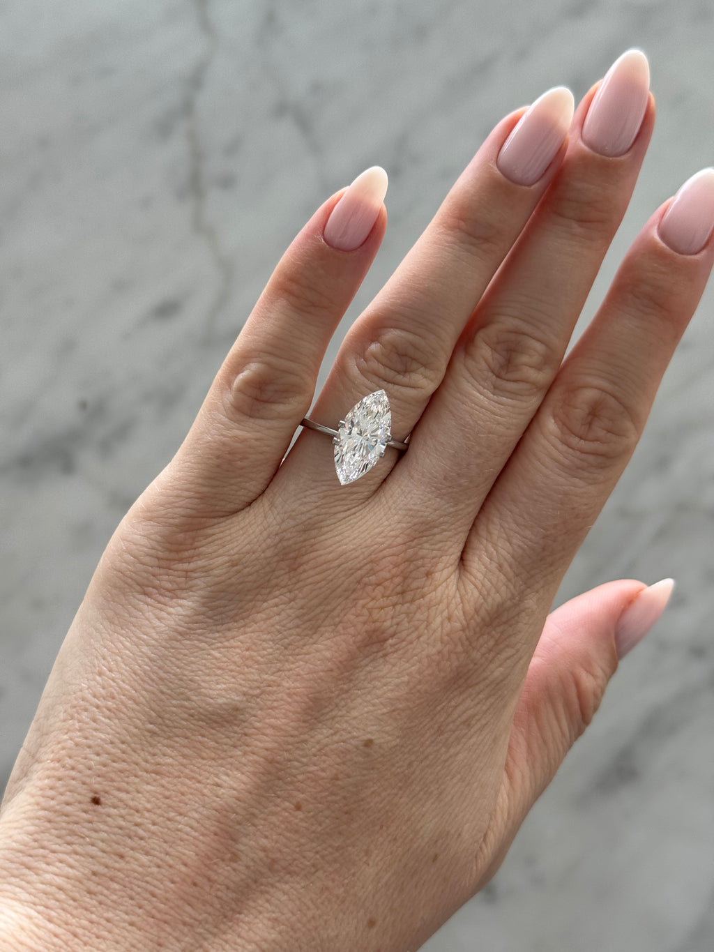 Marquise | 4.09ct D VS2 | 2.09 ratio | IGI Certified LG698545847