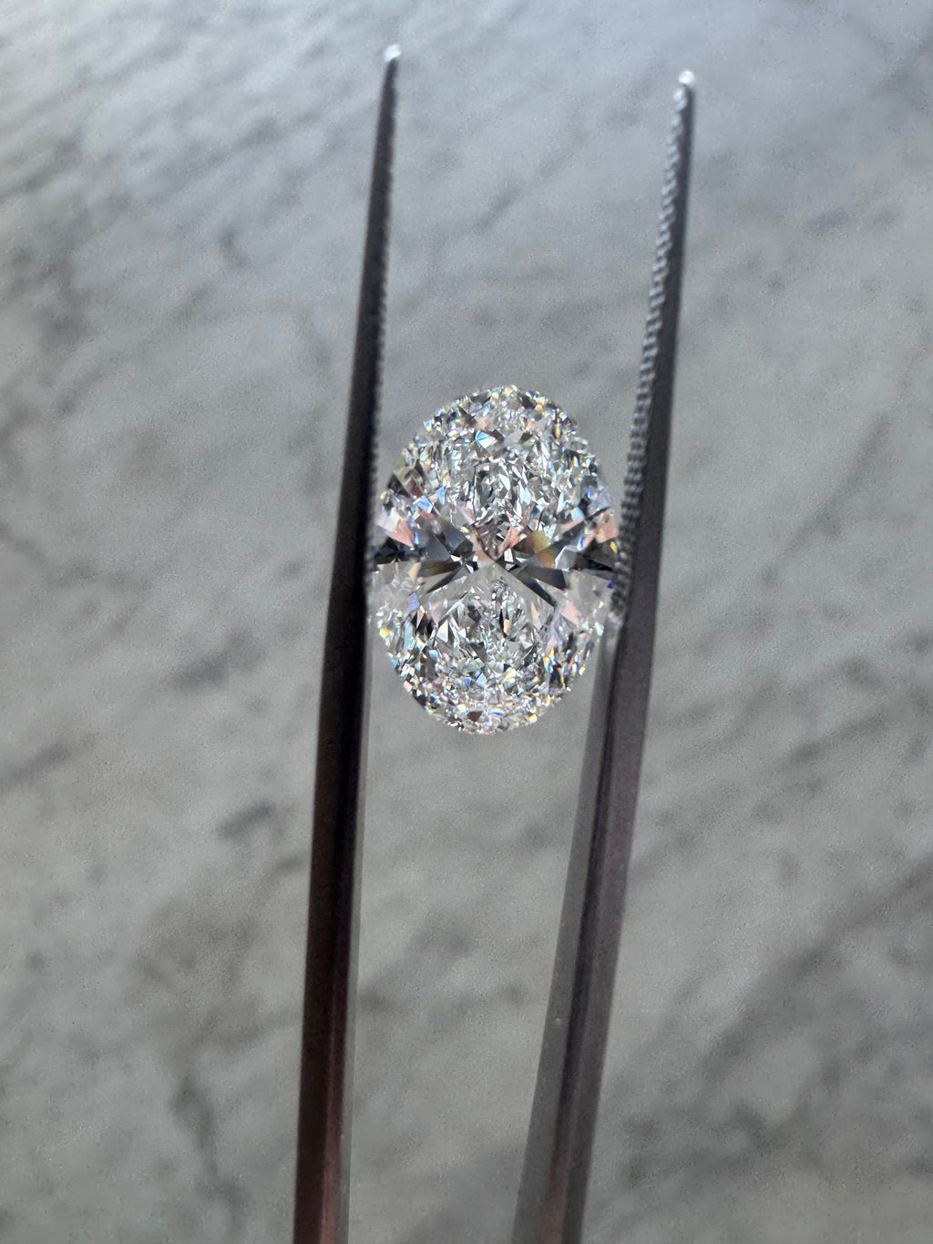 Oval | 4.05ct F VS1 | 1.44 ratio | IGI Certified LG712584159