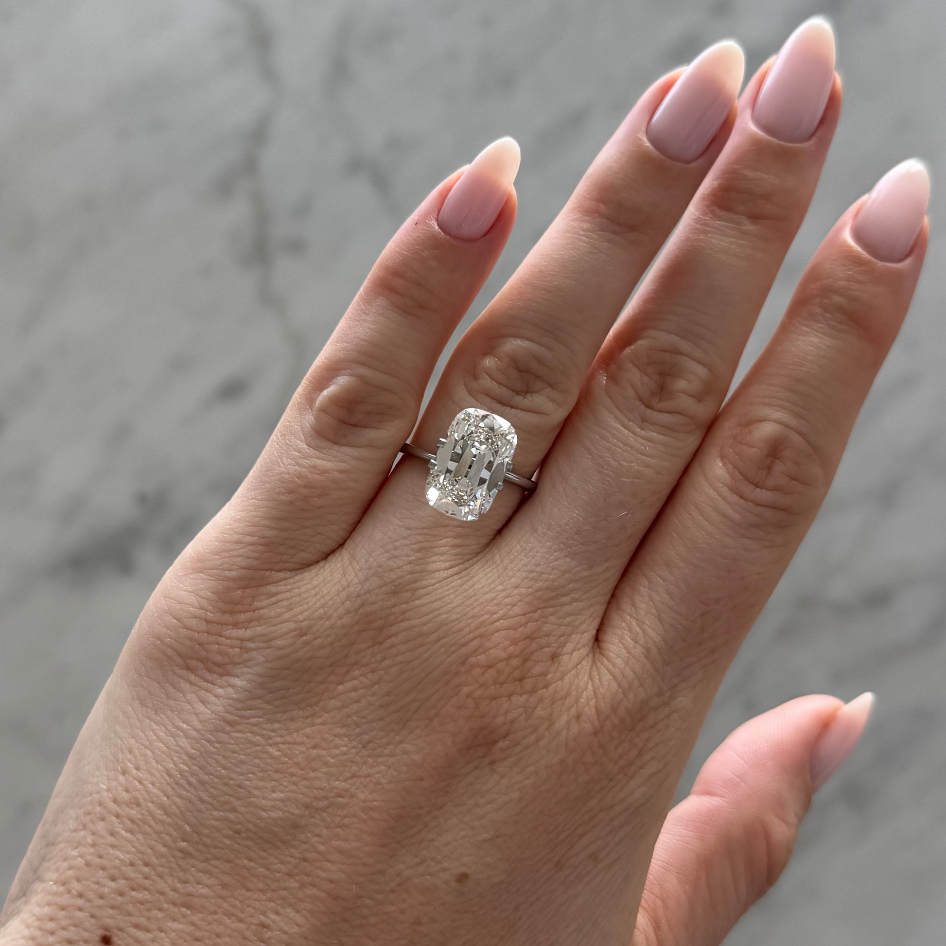 Old Mine Cushion | 6.03ct F VS1 | 1.55 ratio | IGI Certified LG764673851