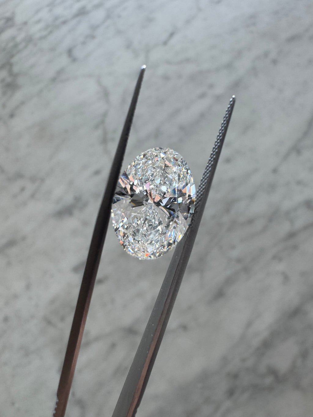 Oval | 7.53ct F VS1 | 1.40 ratio | IGI Certified 643452004