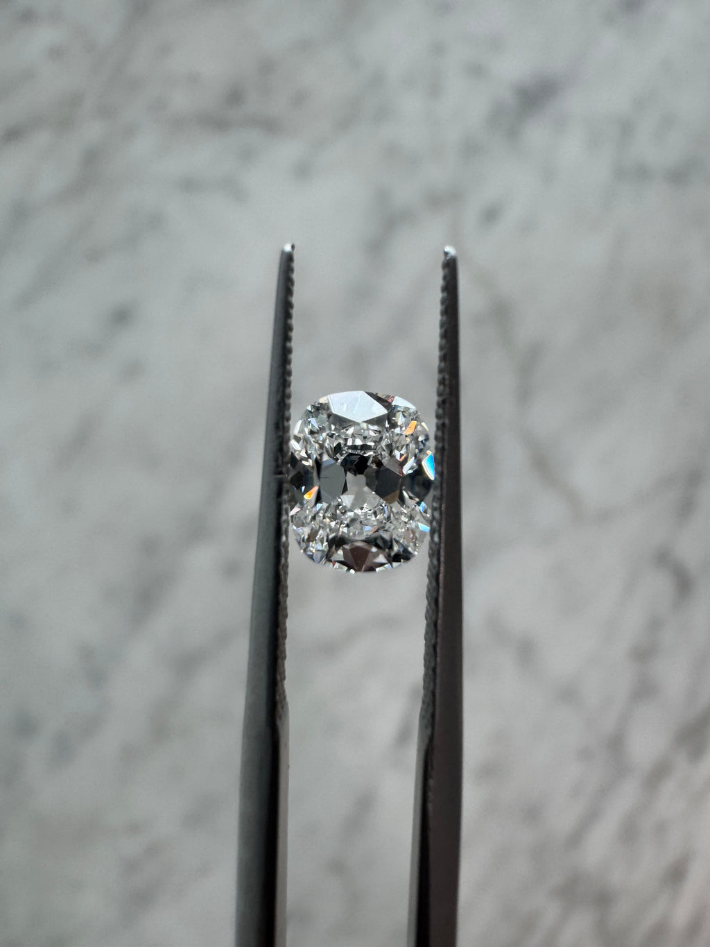 Antique-style Cushion "Old Mine" | 1.02ct E VVS1 | 1.25 ratio | IGI Certified