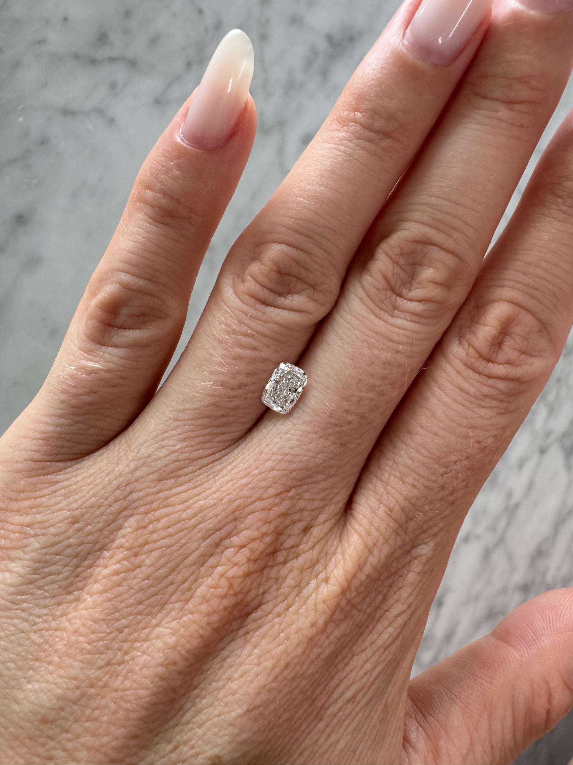 Elongated Cushion | 1.02ct E VS2 | 1.41 ratio | IGI Certified