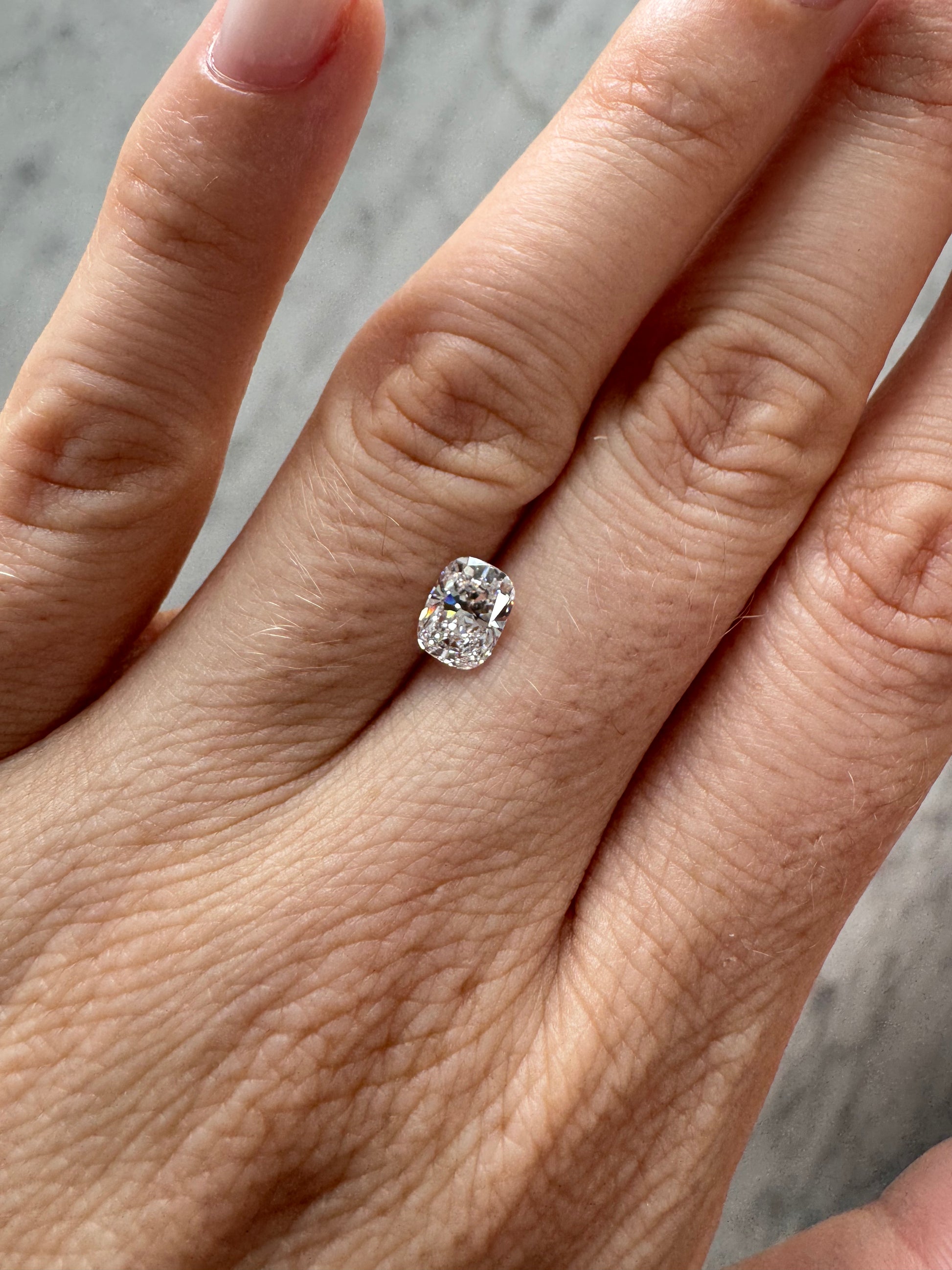 Elongated Cushion | 1.08ct E VS2 | 1.34 ratio | IGI Certified