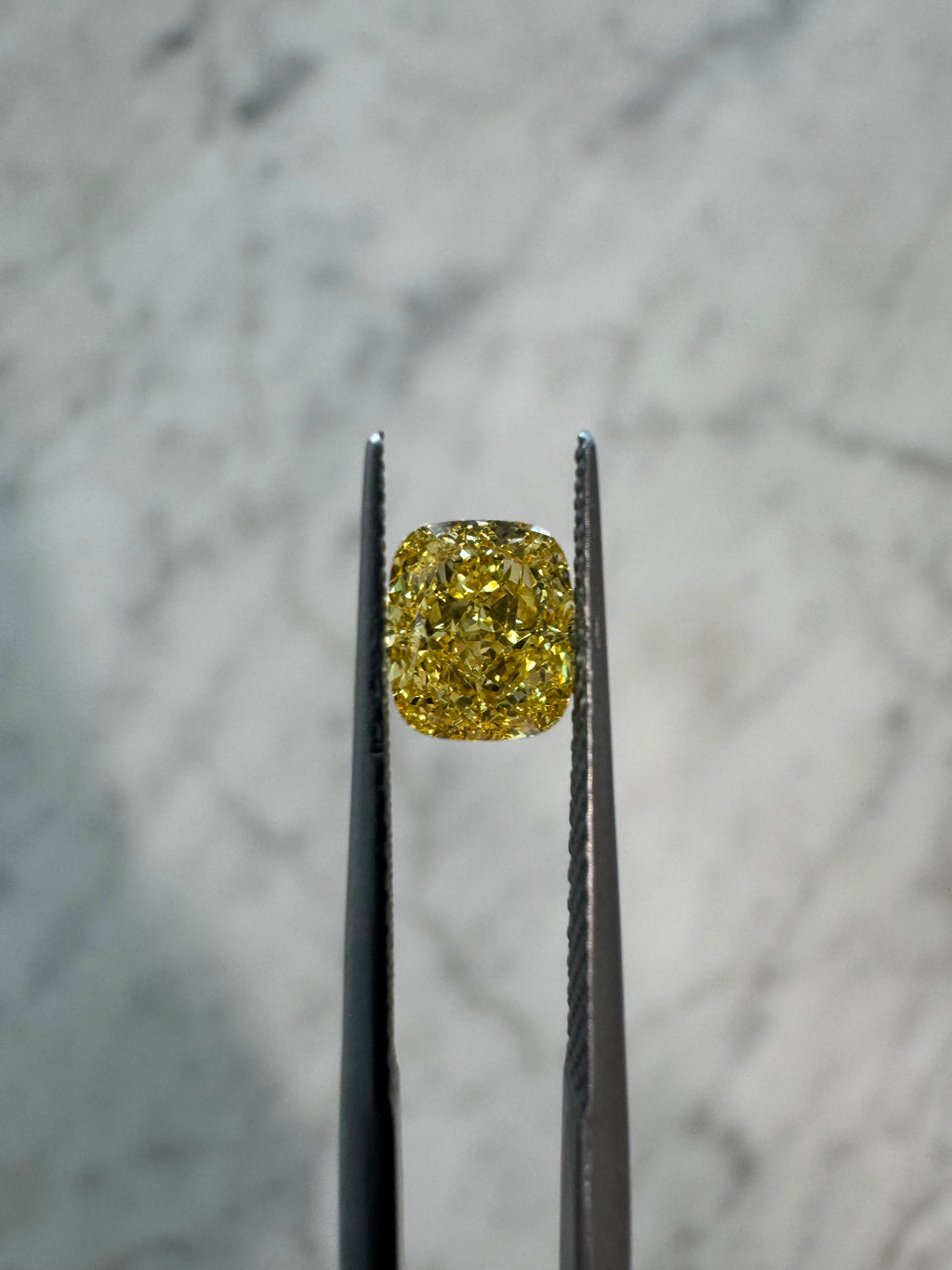 Cushion | 1.09ct Fancy Vivid Yellow VS1 | IGI Certified