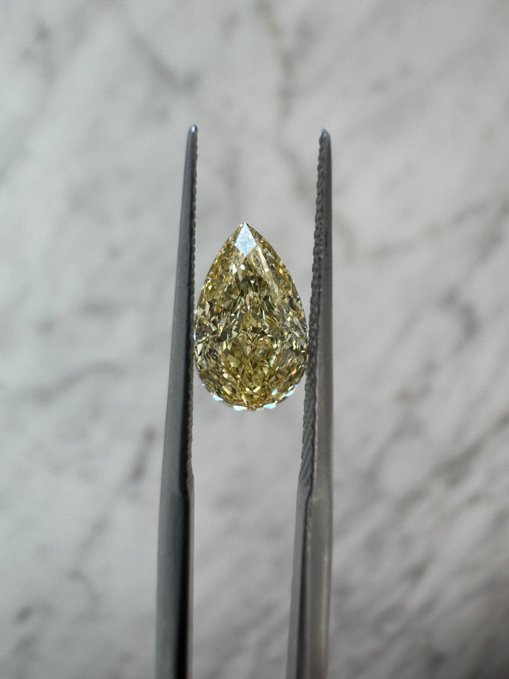Pear | 1.52ct Fancy Intense Yellow VS2 | IGI Certified 655453386