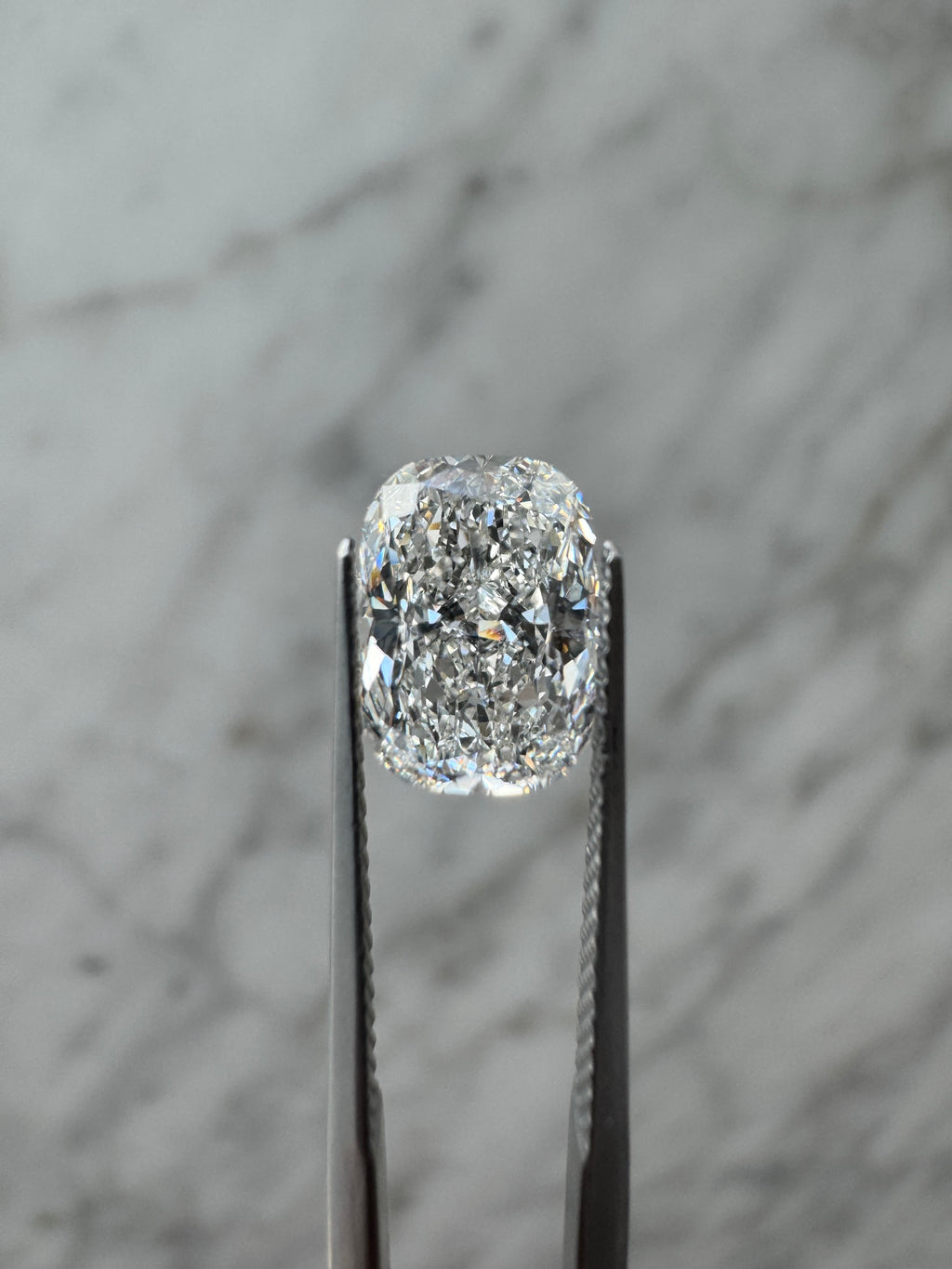 Cushion | 2.09ct E VS1 | 1.40 ratio | IGI Certified