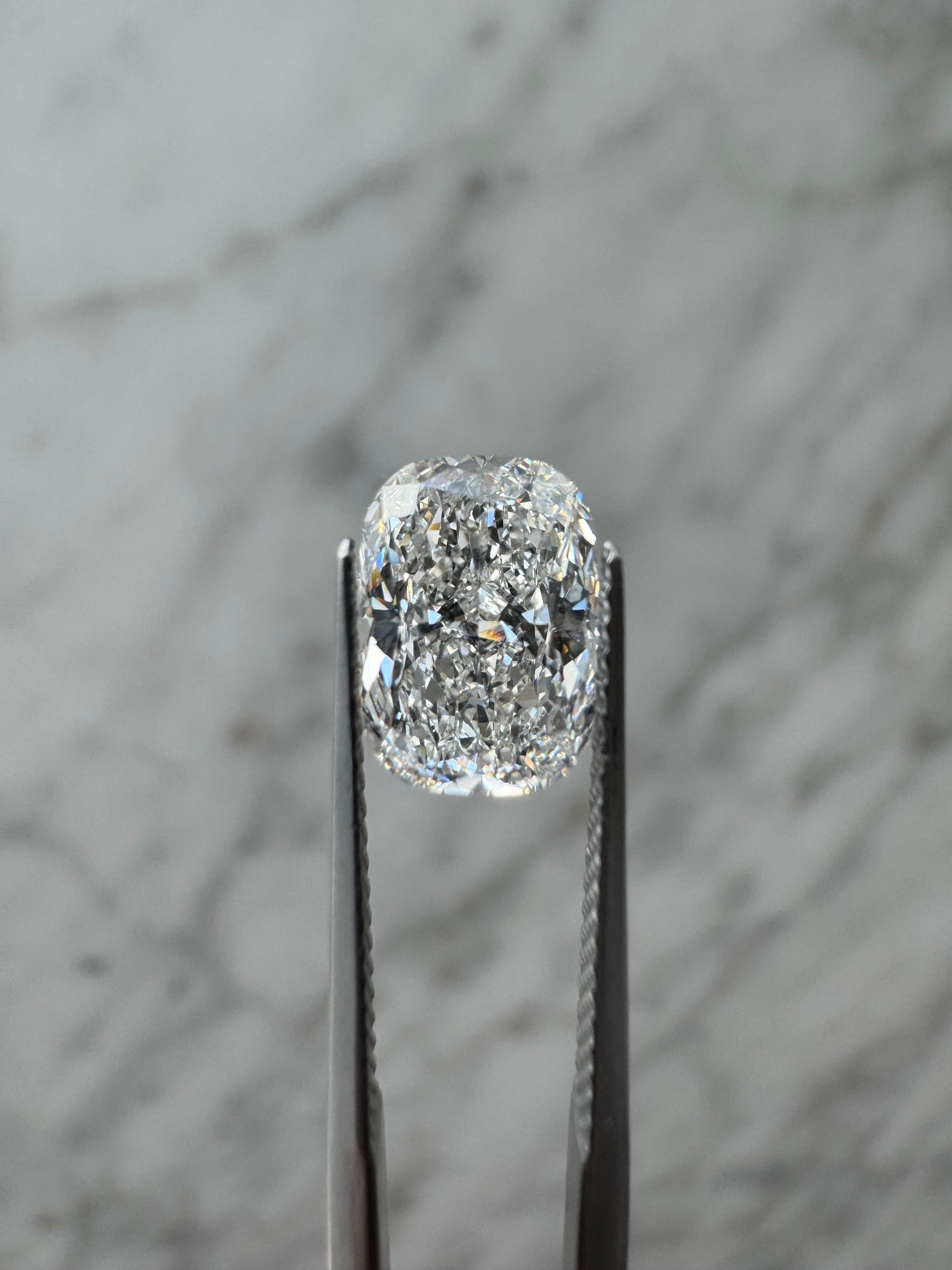 Cushion | 2.09ct E VS1 | 1.40 ratio | IGI Certified