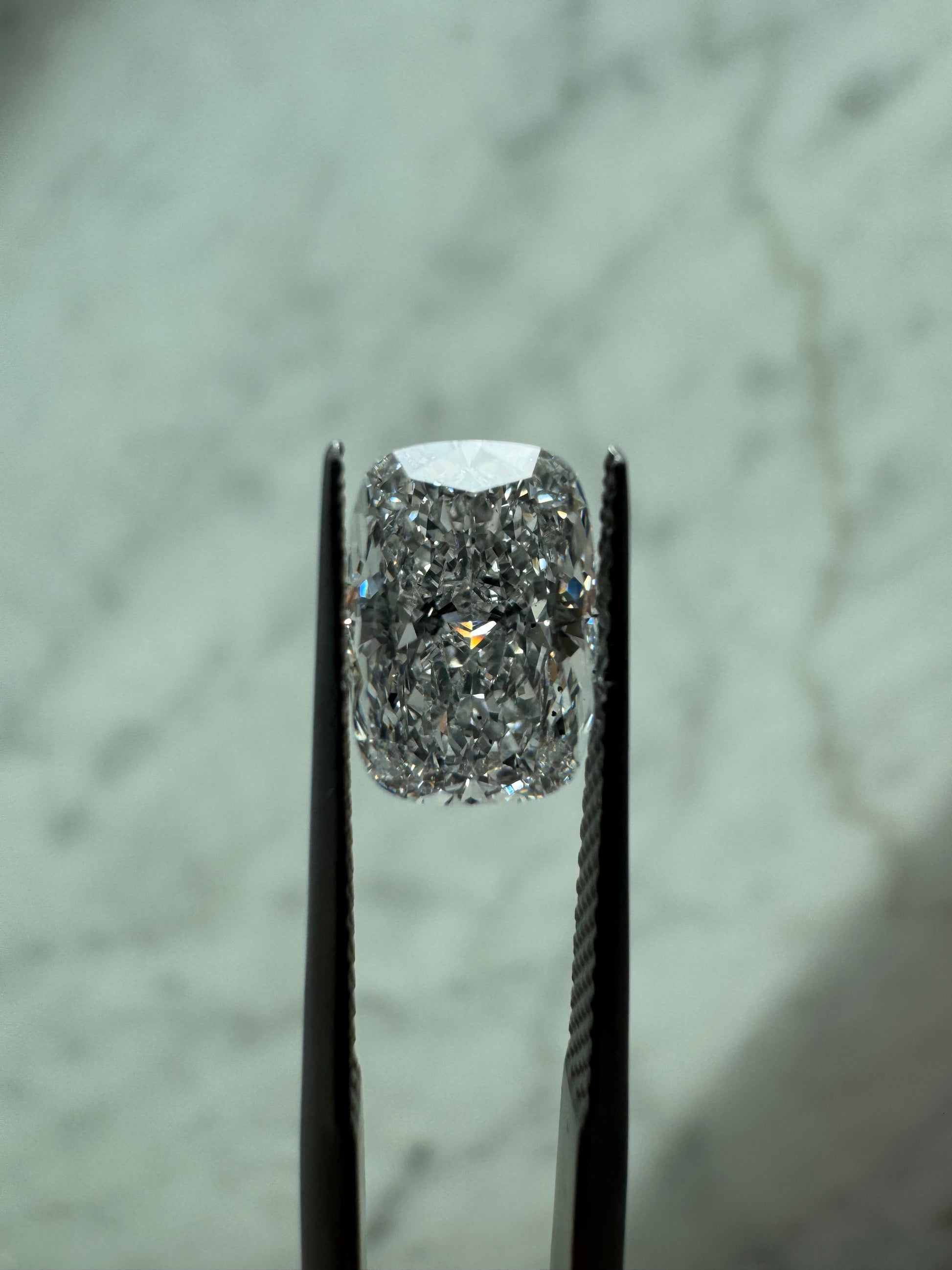 Cushion | 2.07ct D VS2 | 1.45 ratio | IGI Certified