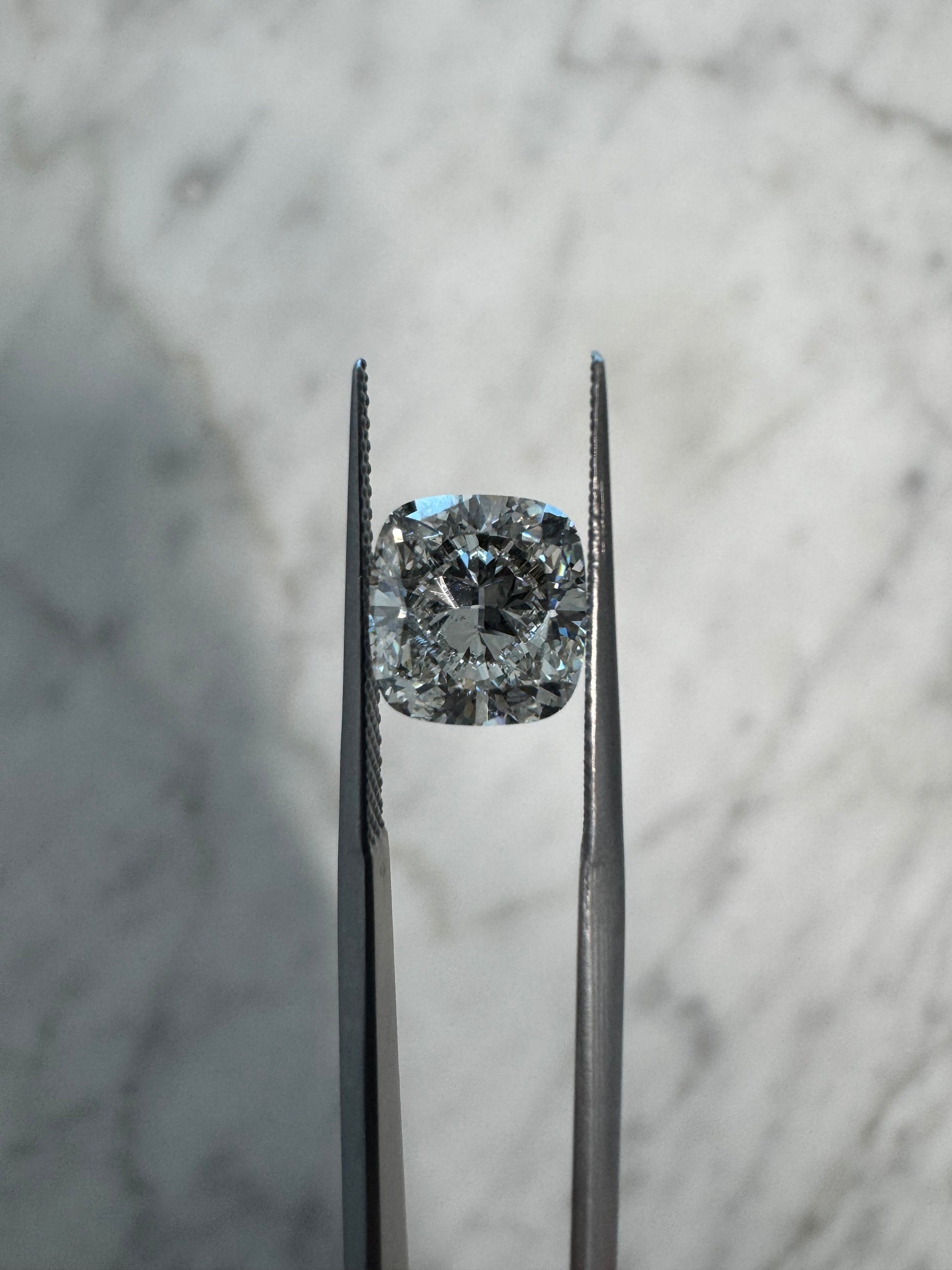 Cushion | 3.01ct G VS2 | 1.06 ratio | IGI Certified 598390779