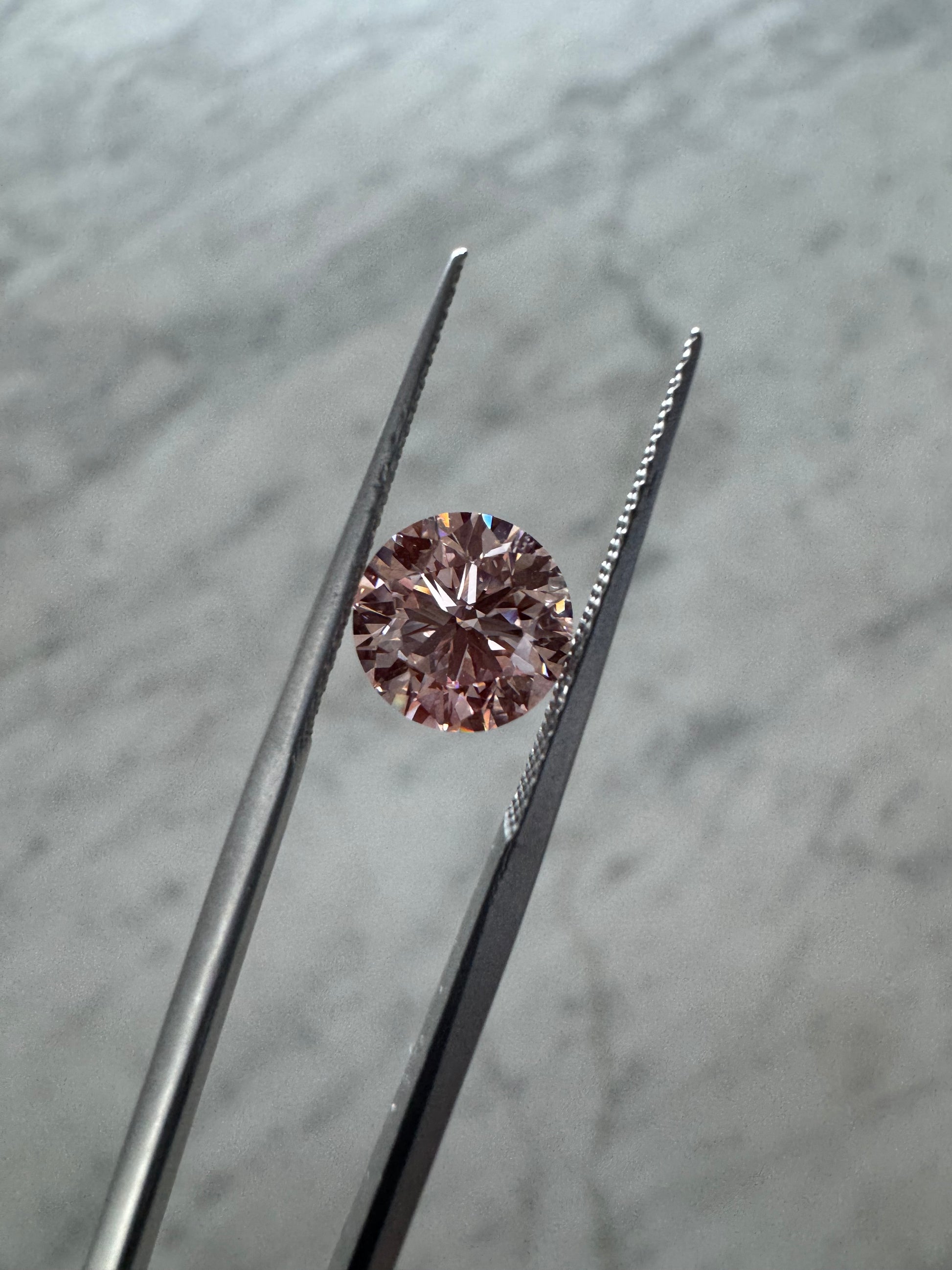 Round Brilliant | 1.85ct Fancy Intense Pink VS1 | IGI Certified 675530185