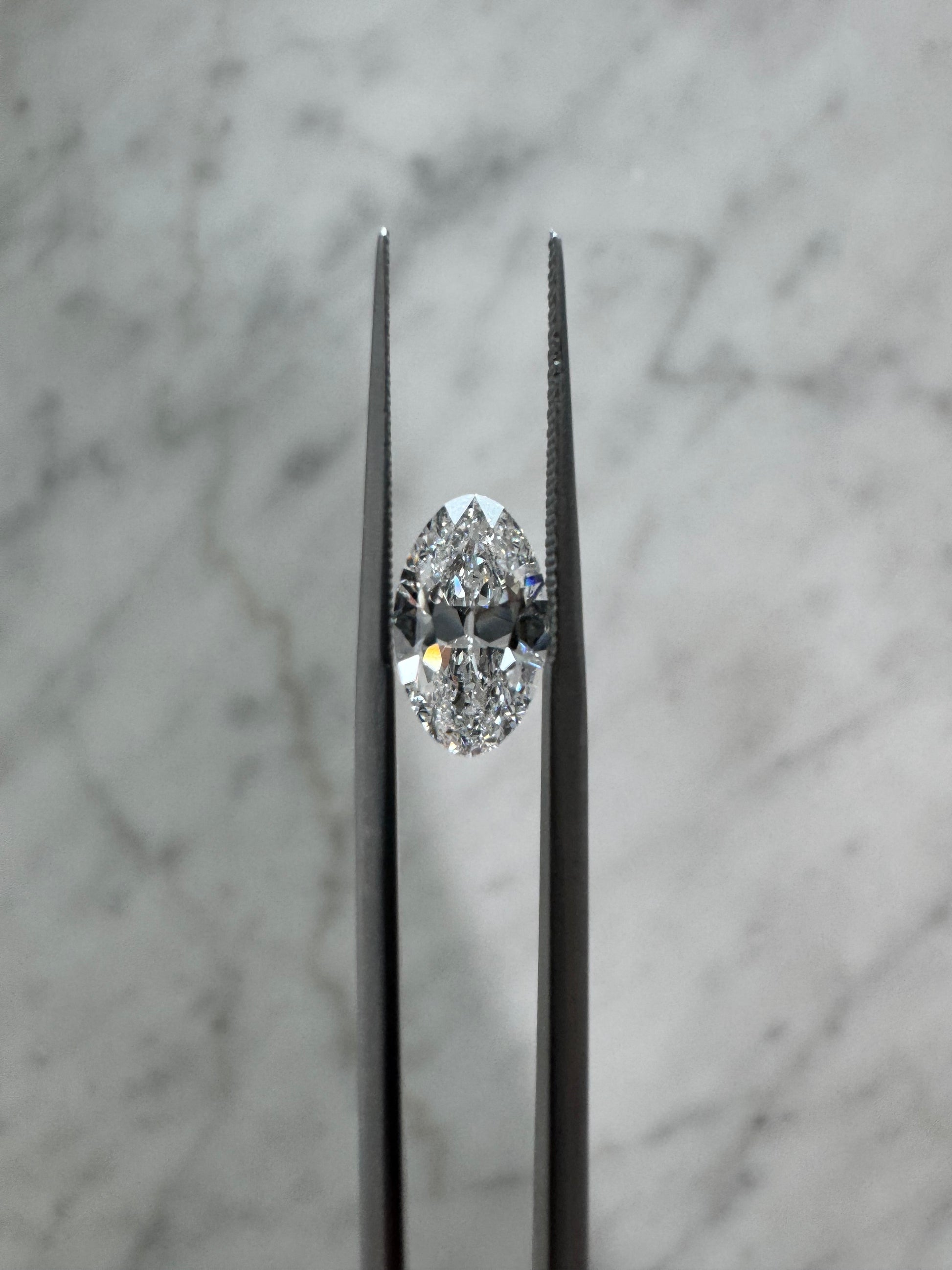 Antique-style Moval | 2.01ct D VS1 | 1.67 ratio | IGI Certified 723531843