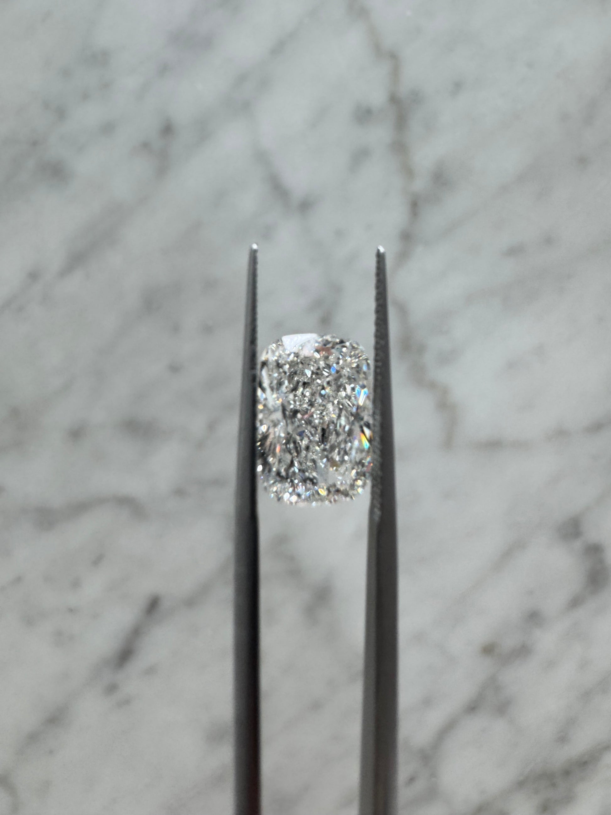Cushion | 4.01ct F VS2* | 1.46 ratio | Non-certified*