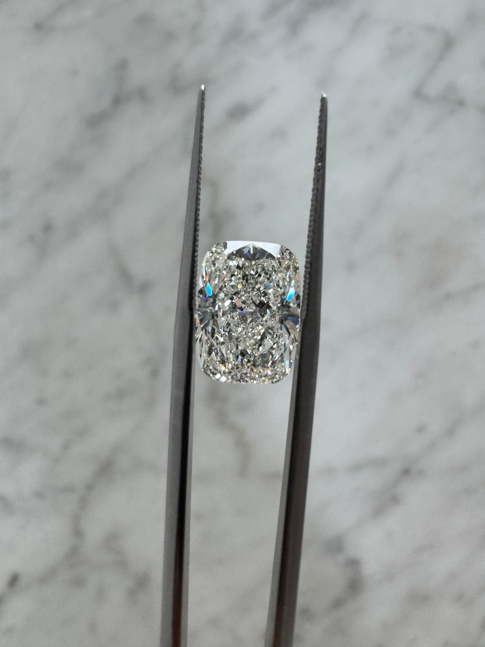 Cushion | 5.03ct G VS1 | 1.38 ratio | IGI Certified 720522454