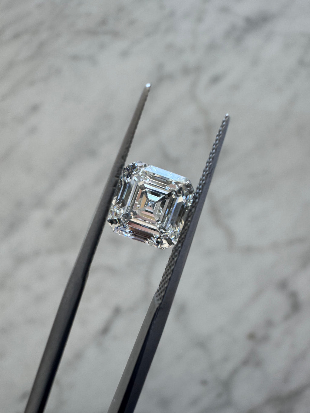 Asscher | 2.10ct F VS1 | 1.02 ratio | IGI Certified LG793636100
