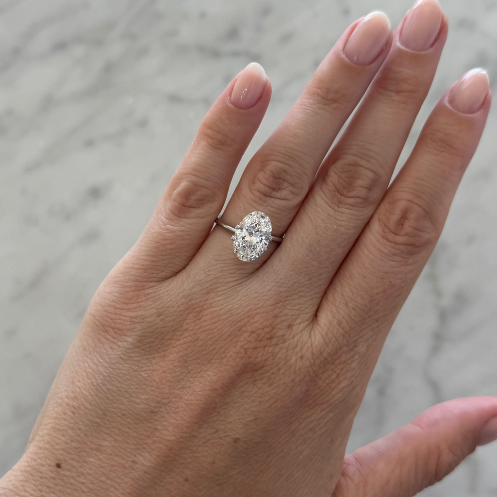 Oval | 4.00ct VS1 F | 1.49 ratio | IGI Certified 788682932