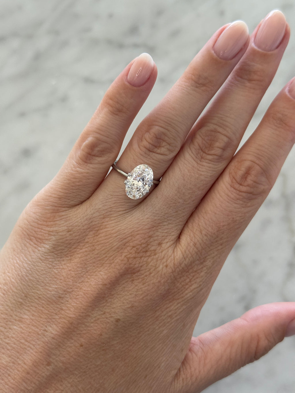 Oval | 4.00ct VS1 F | 1.49 ratio | IGI Certified 788682932