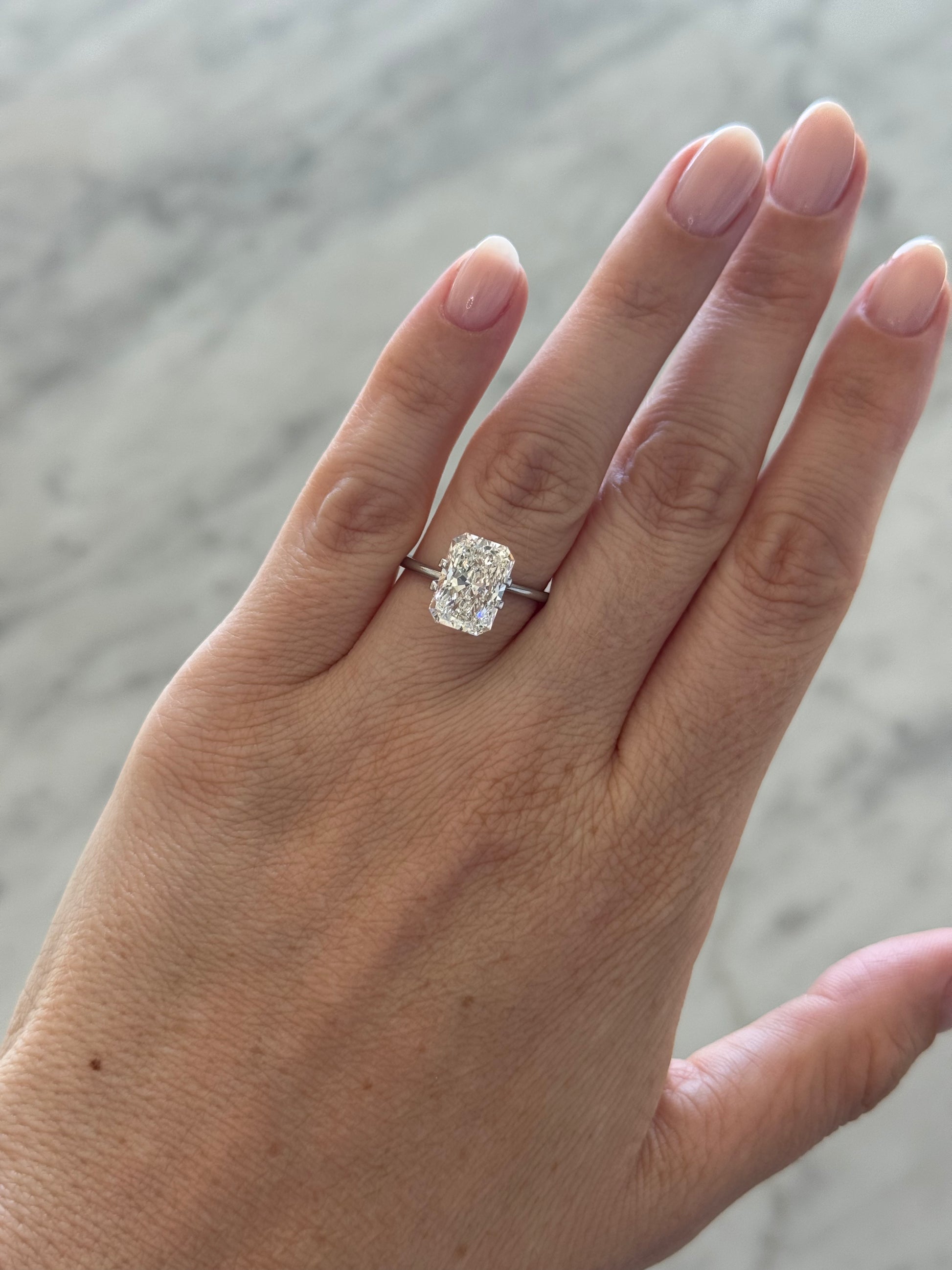 Radiant | 4.07ct F VS1 | 1.43 ratio | IGI Certified LG777611354