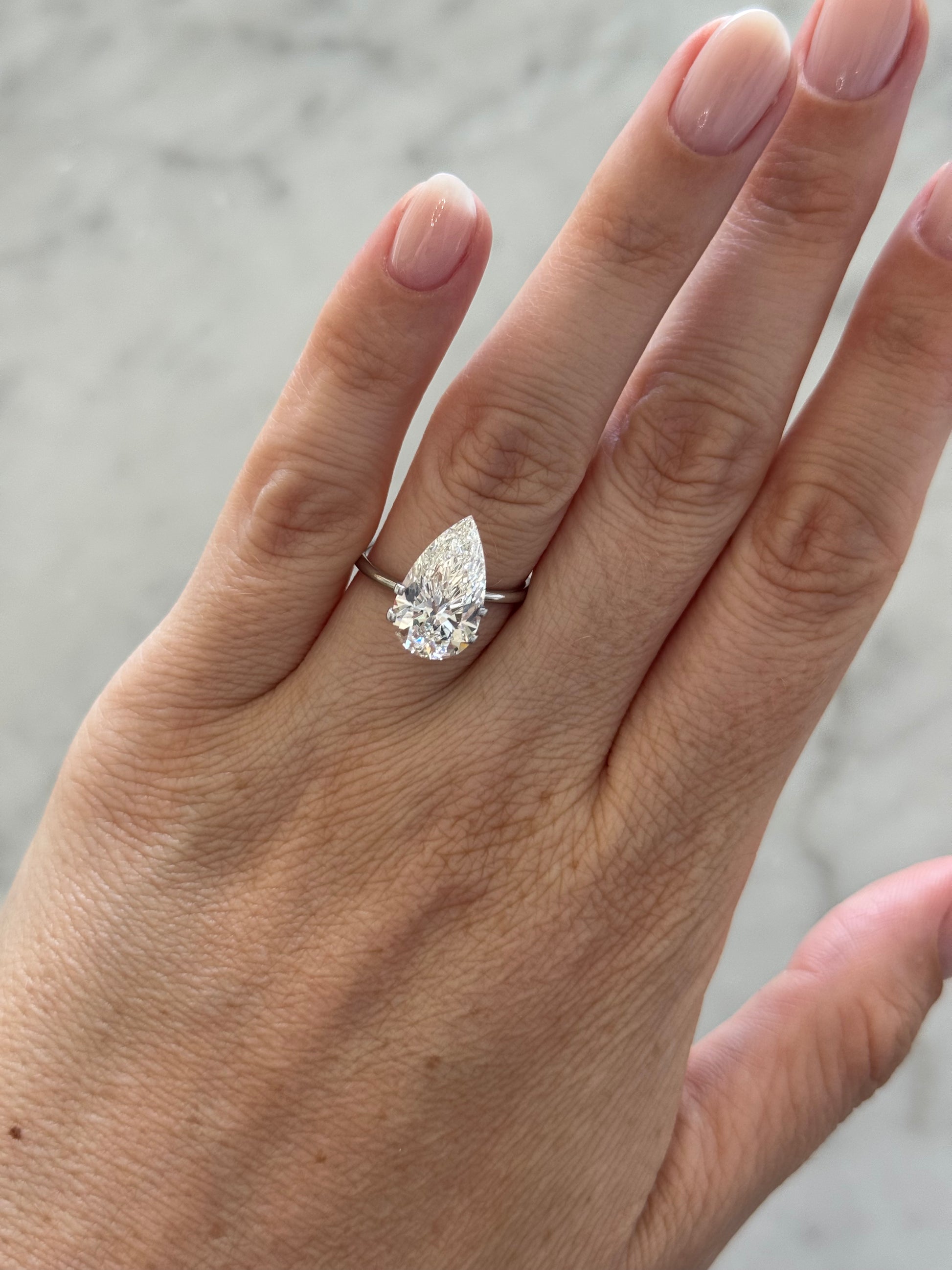 Pear | 4.58ct F VS1 | 1.74 ratio | IGI Certified LG614301068