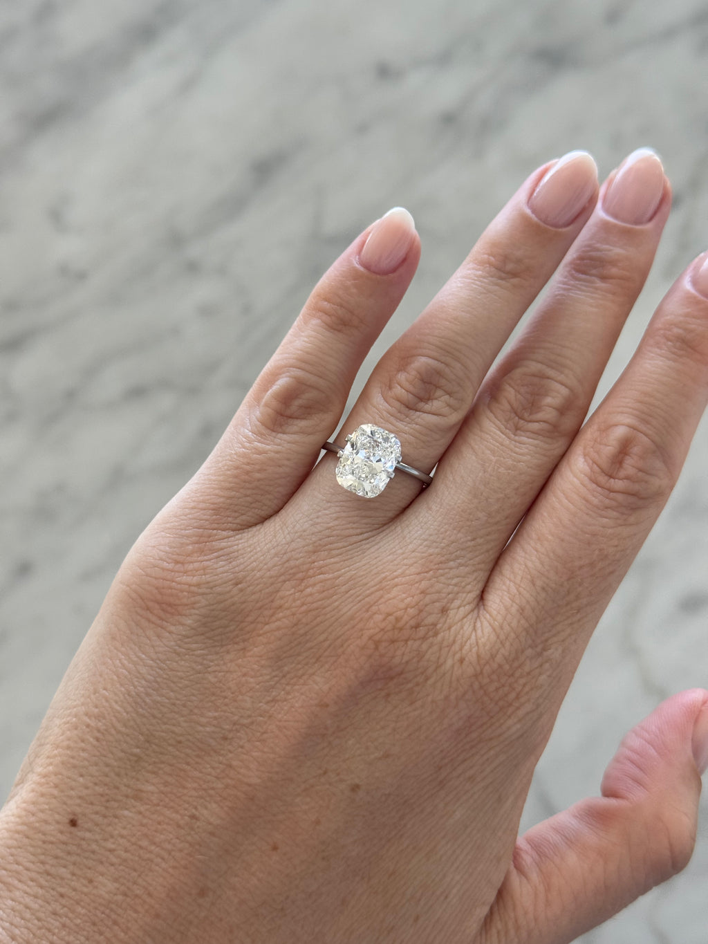 Cushion | 4.41ct VVS2 F | 1.31 ratio | IGI Certified 788682930