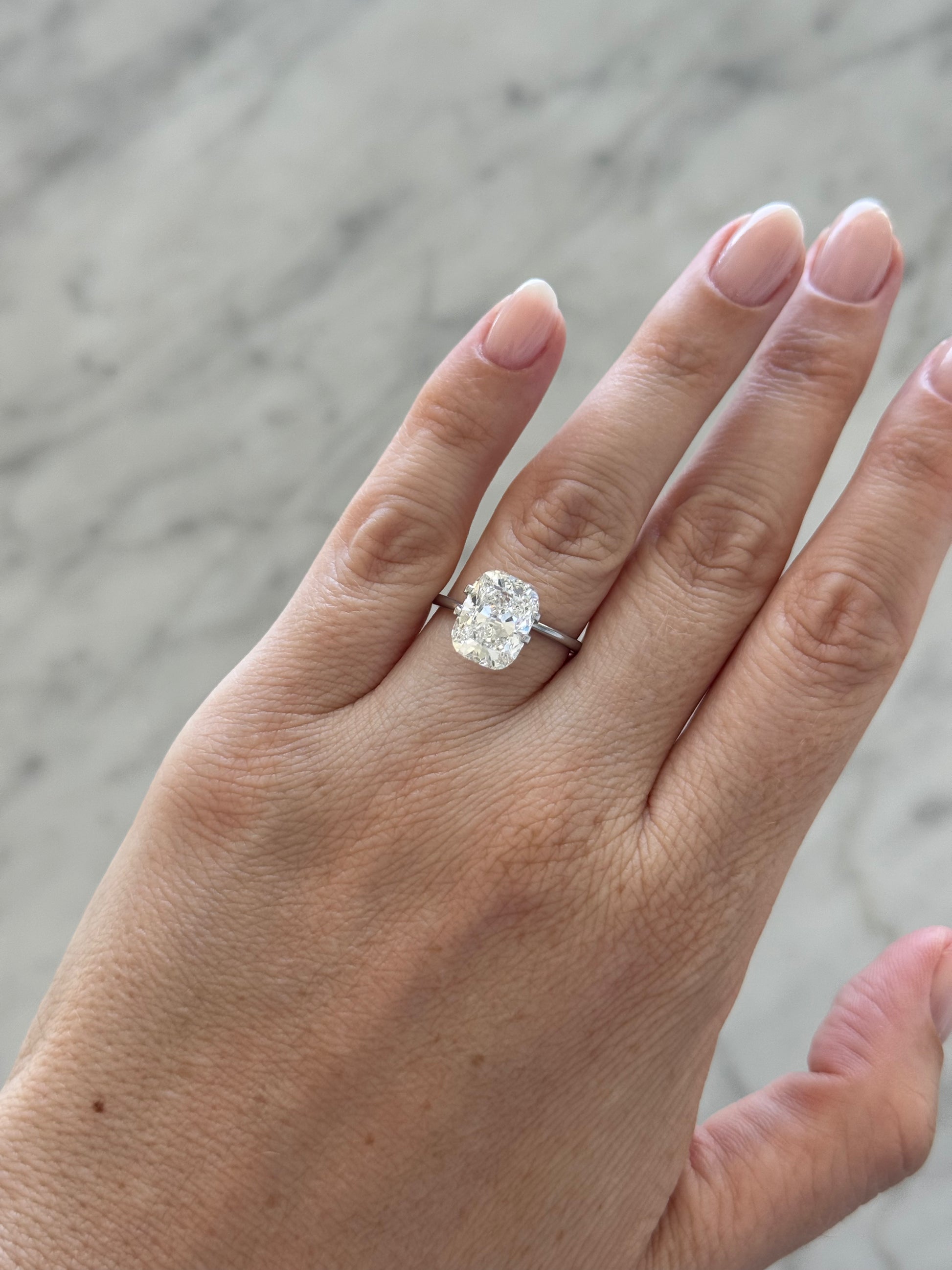 Cushion | 4.41ct VVS2 F | 1.31 ratio | IGI Certified 788682930