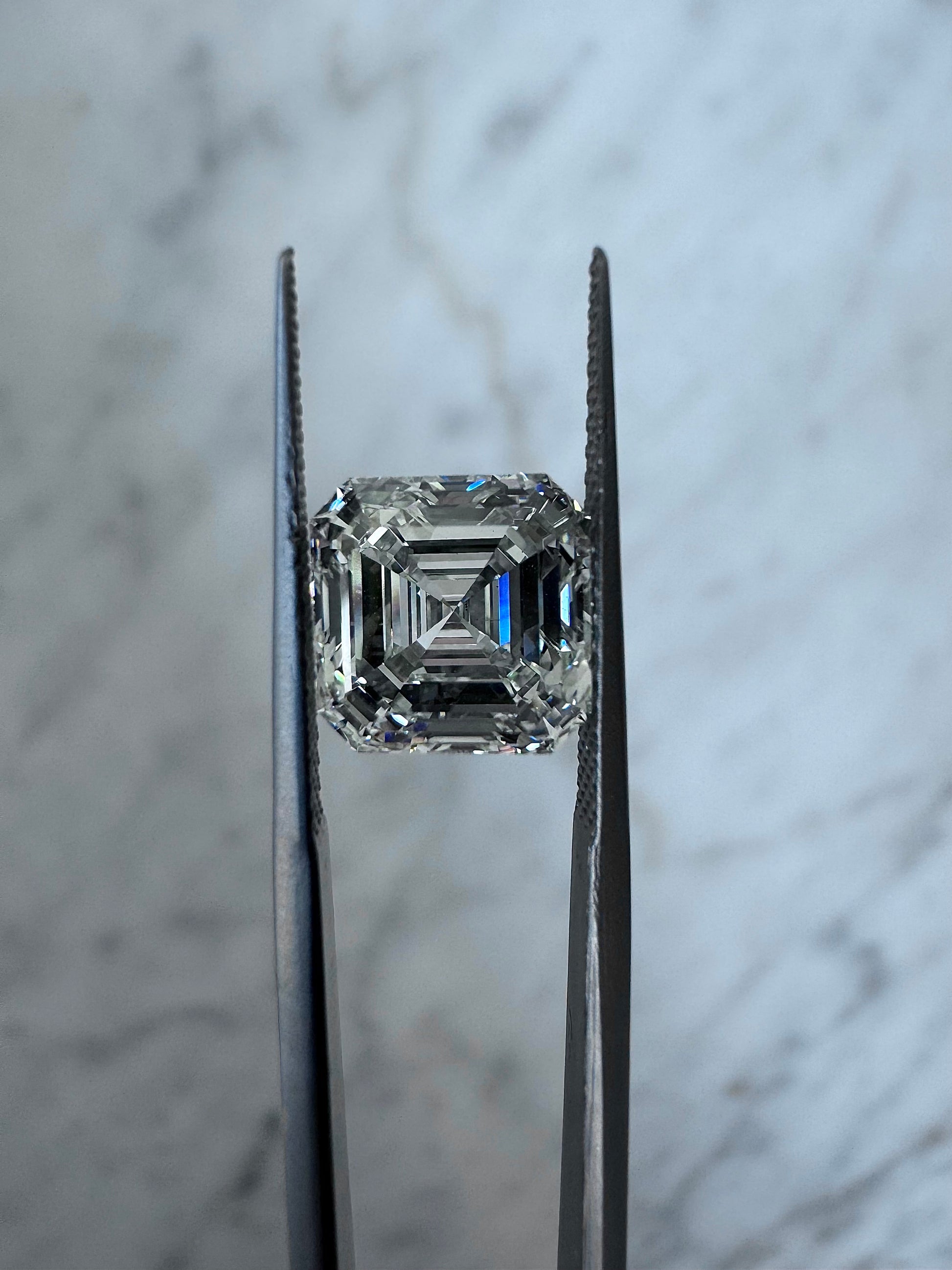 Asscher | 4.02ct F VS1 | IGI Certified 689544564