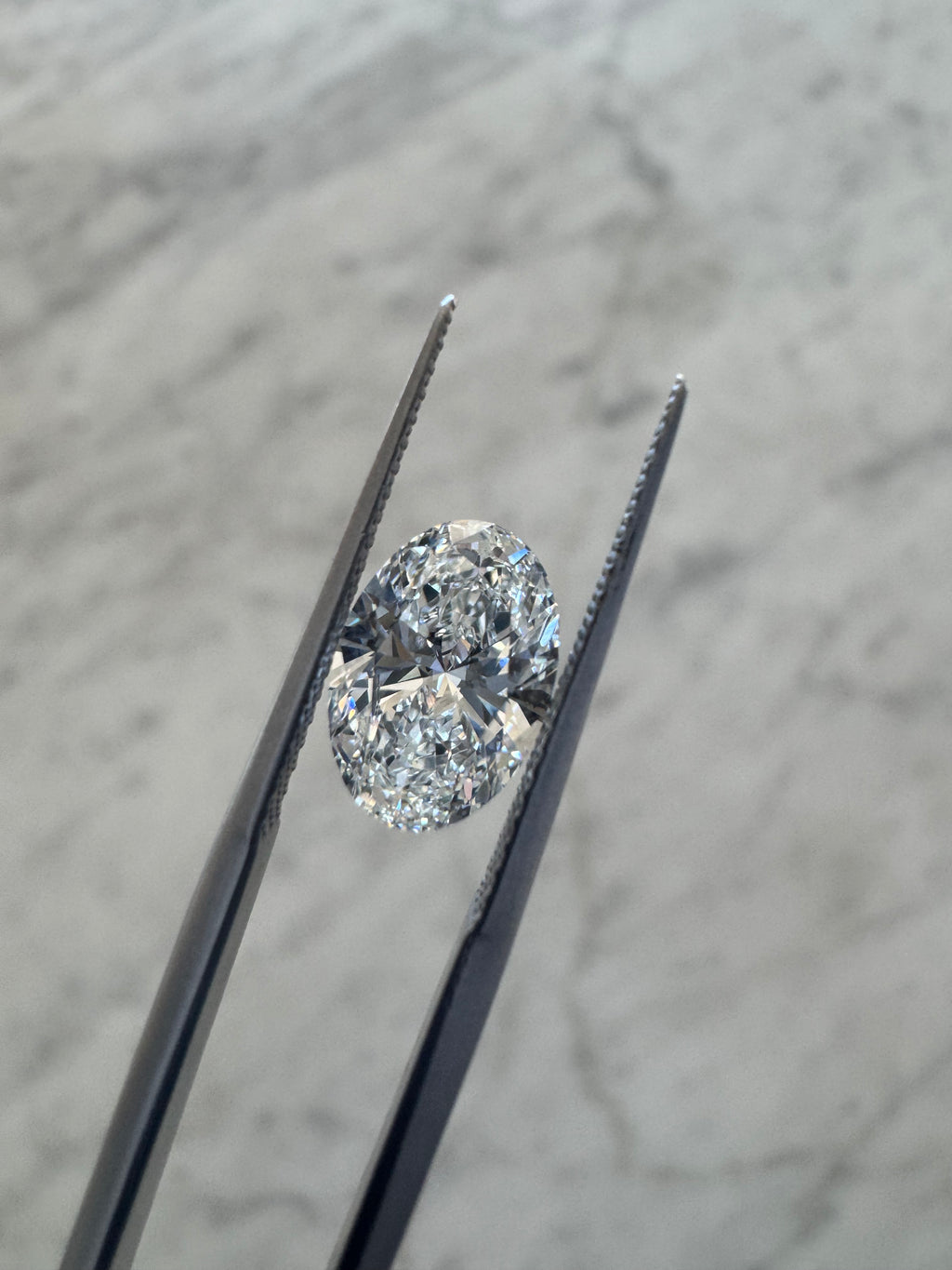Oval | 2.06ct F VVS2 | 1.44 ratio | IGI Certified LG762518112