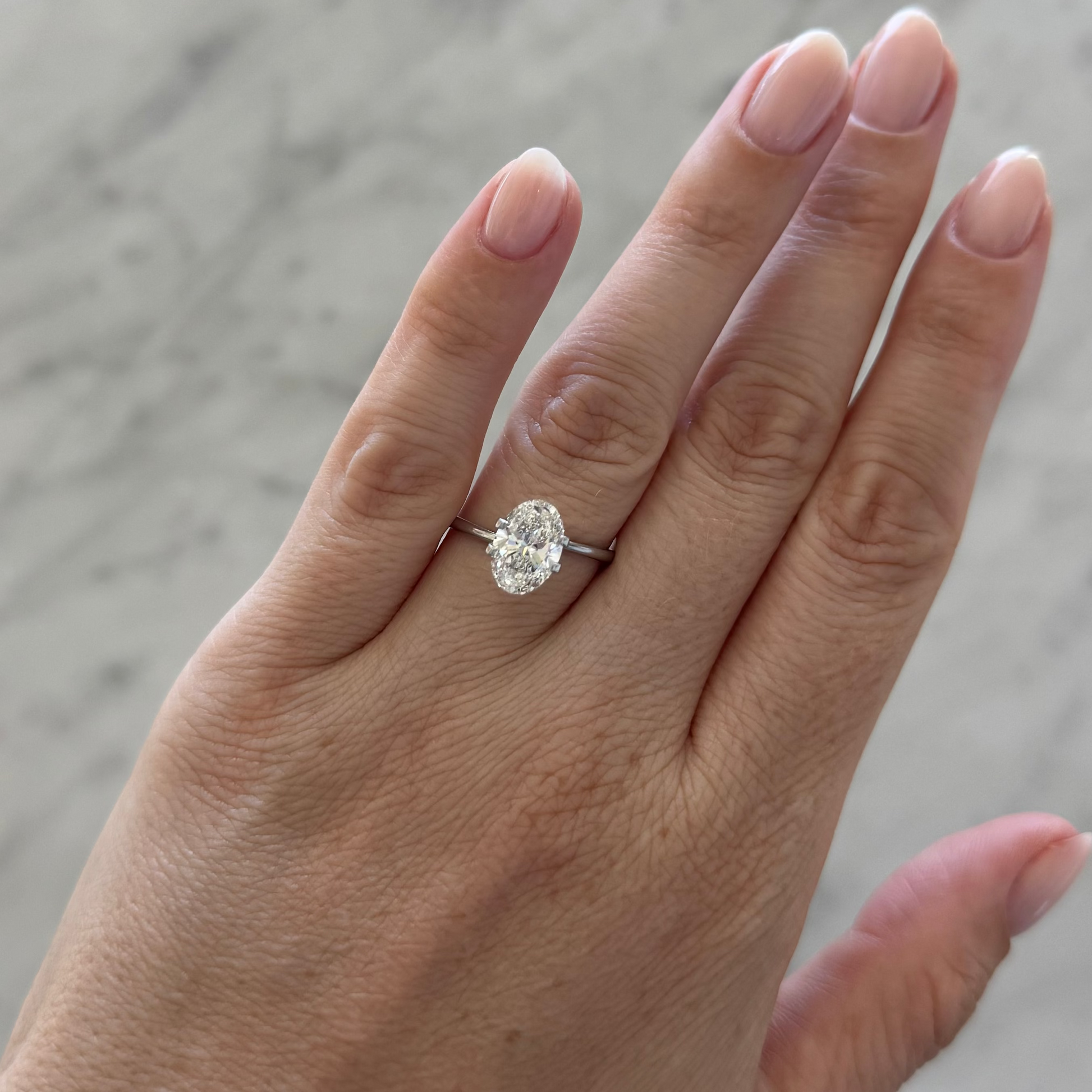 Oval | 2.06ct F VVS2 | 1.44 ratio | IGI Certified LG762518112