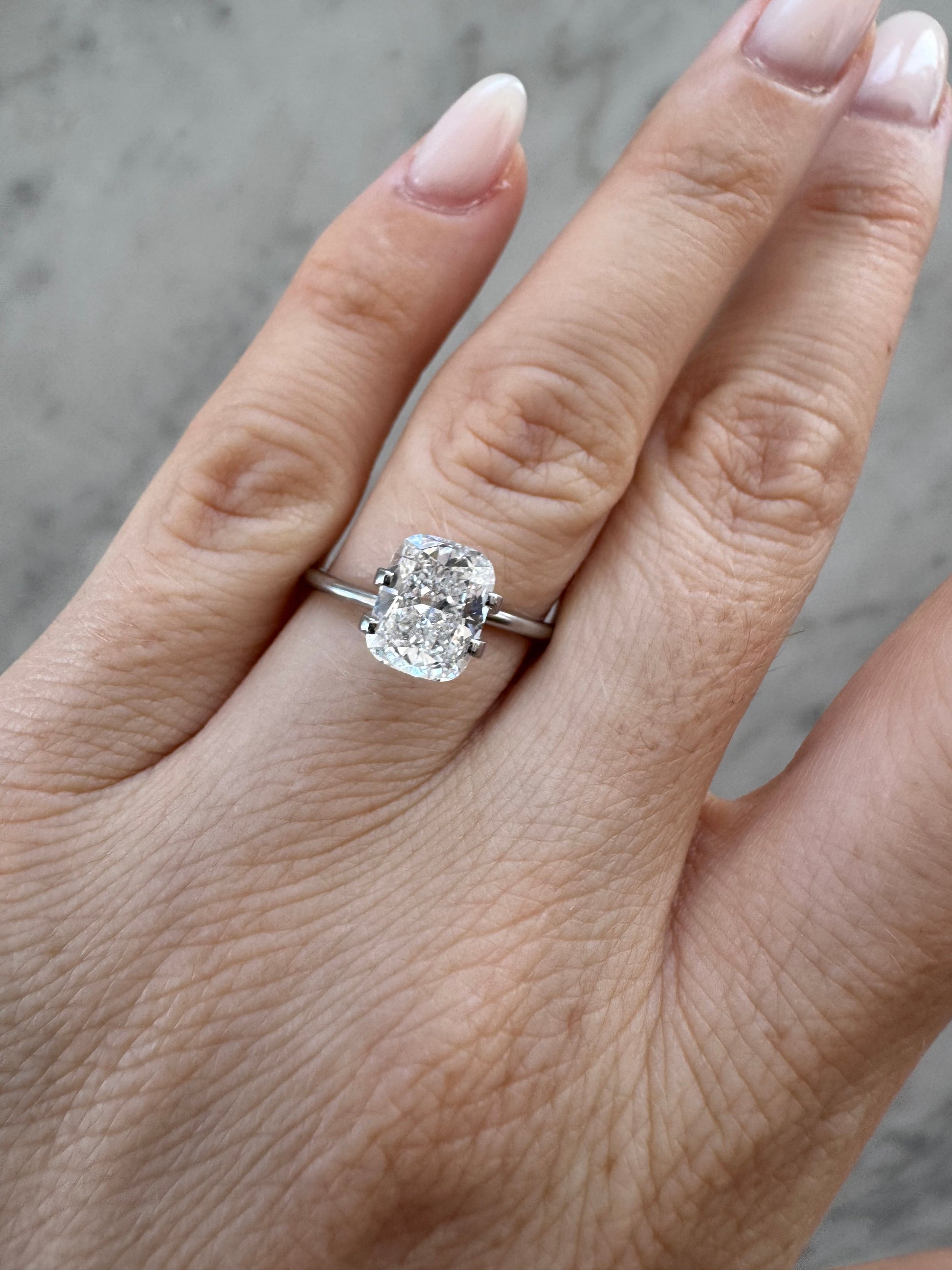 Cushion | 2.01ct E VS1 | 1.25 ratio | IGI Certified 635401820