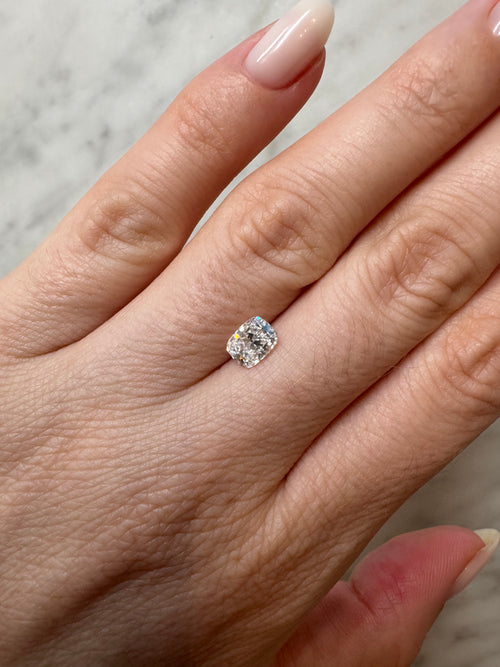 Cushion | 0.94ct D VS1 | 1.29 ratio | IGI Certified 648438135