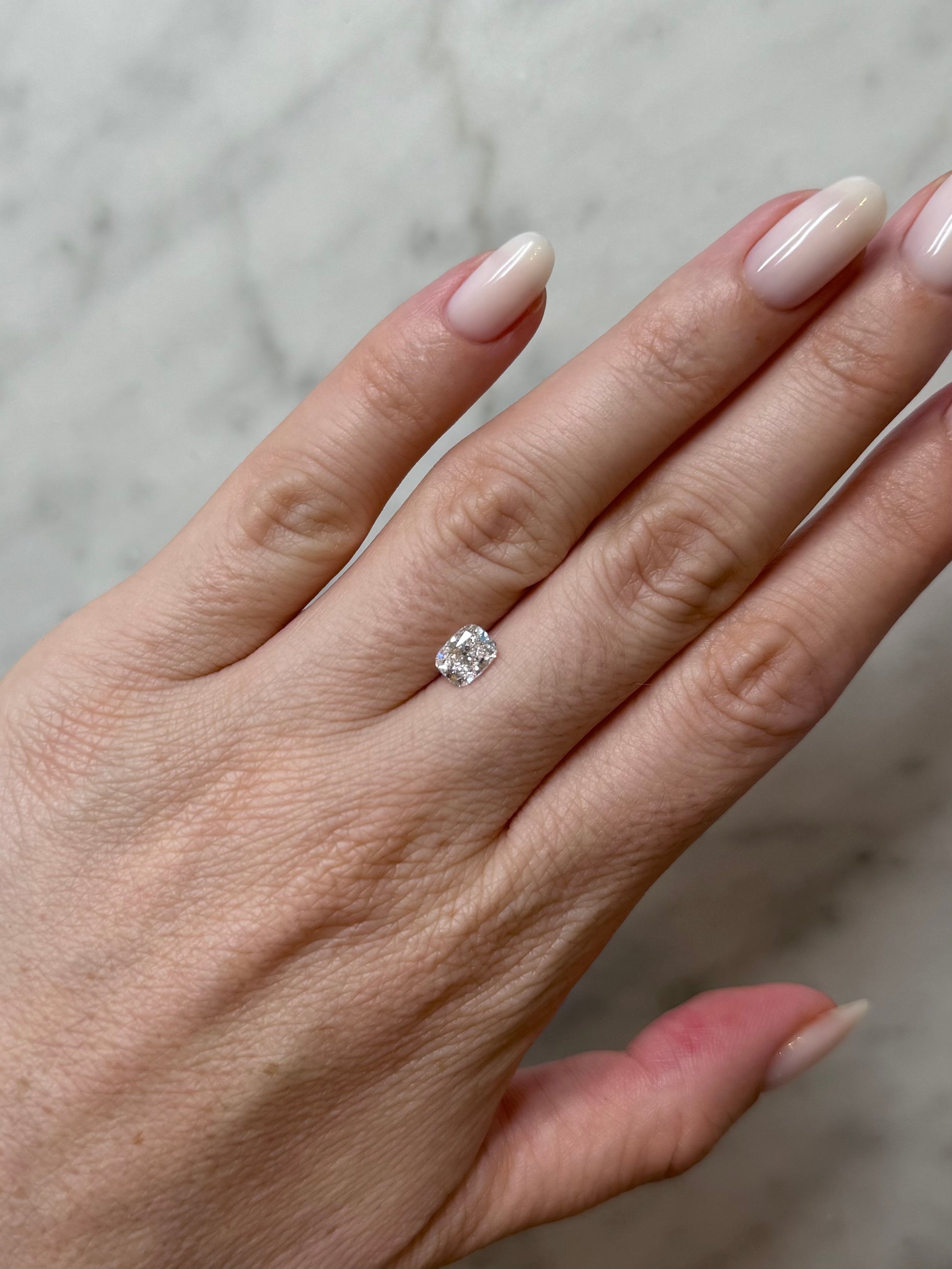Cushion | 0.94ct D VS1 | 1.29 ratio | IGI Certified 648438135