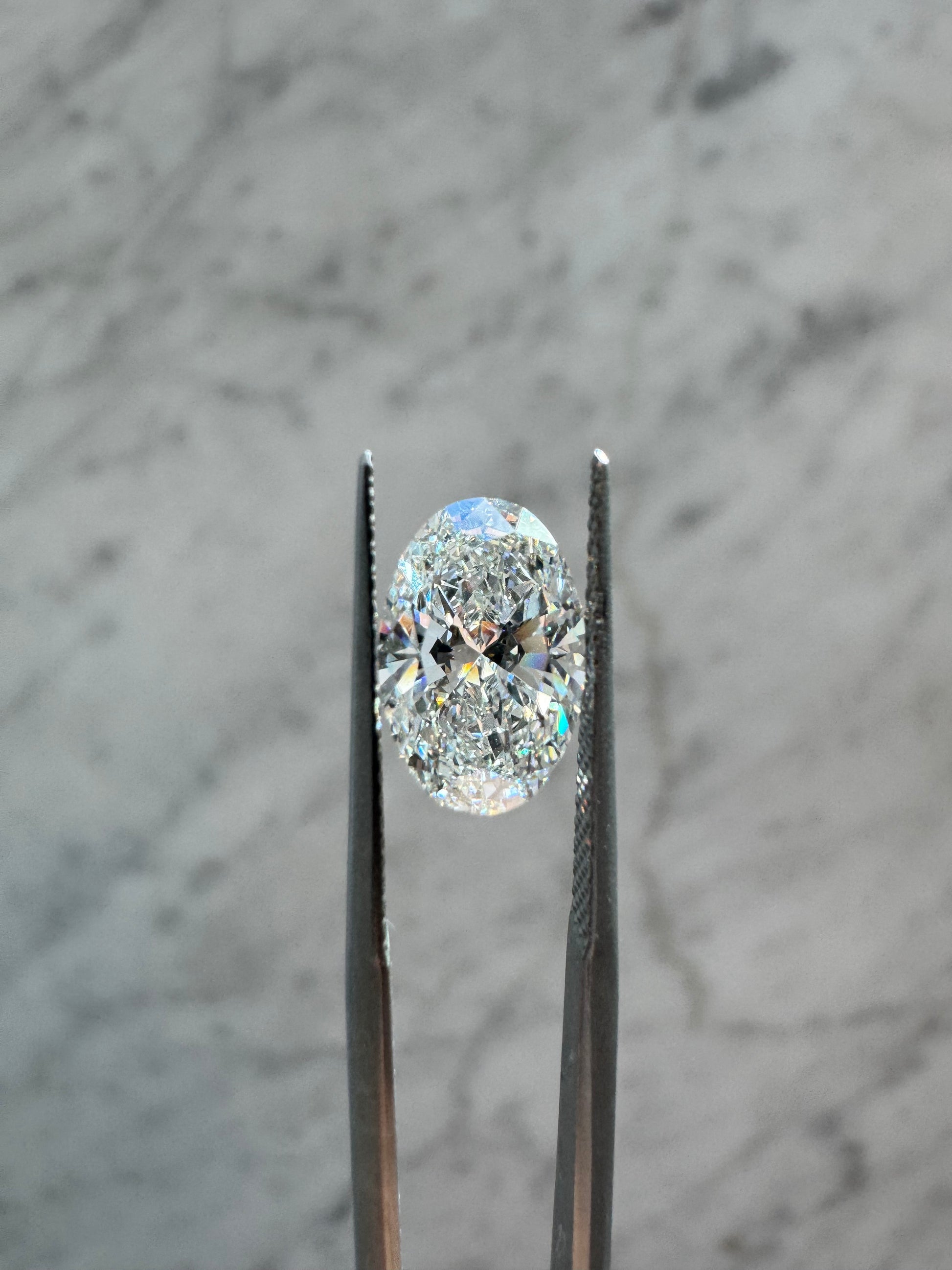 Oval | 2.53ct F VVS2 | 1.51 ratio | IGI Certified 720511930