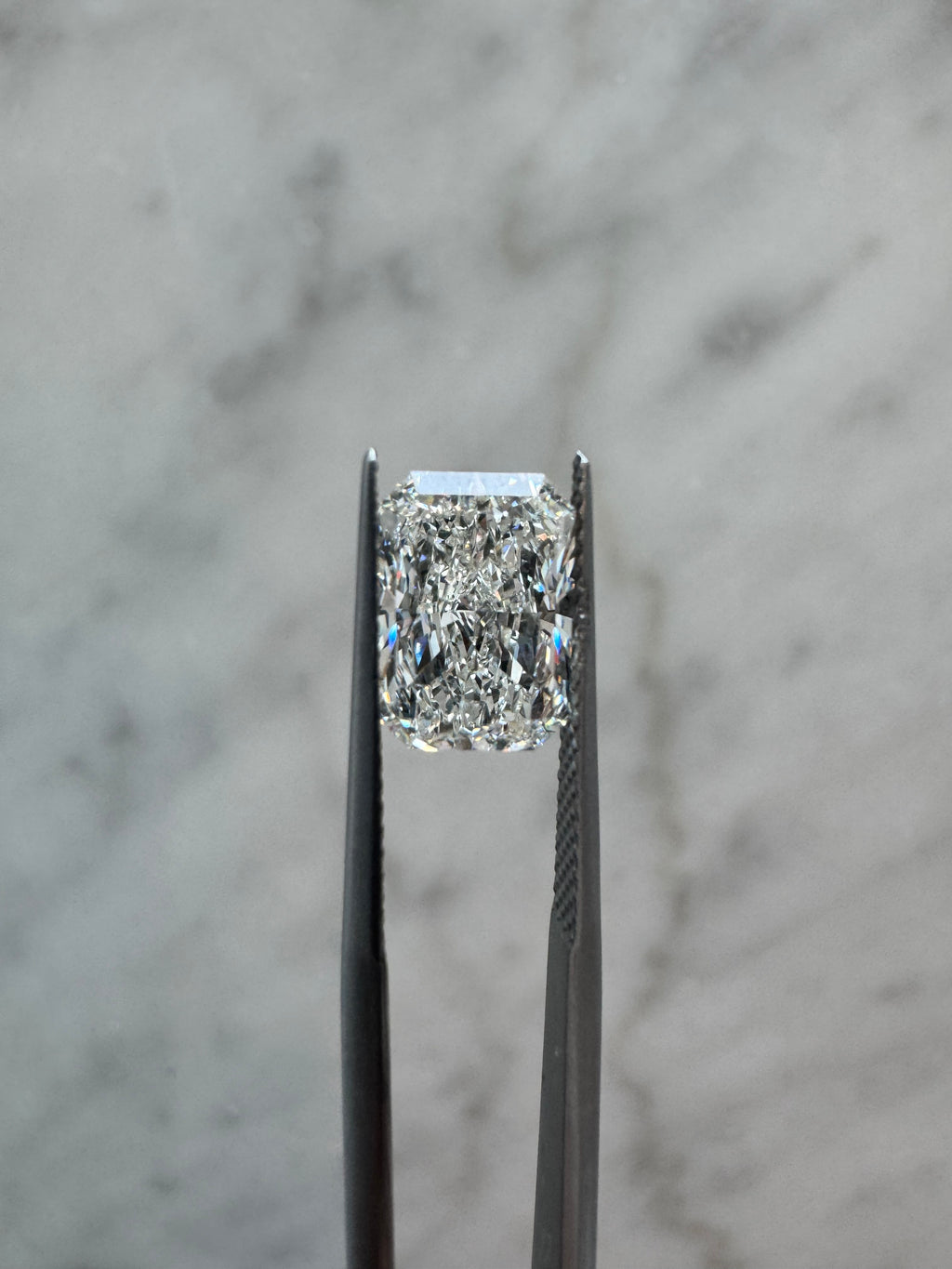 Radiant | 3.01ct F VS1 | 1.45 ratio | IGI Certified 735510287