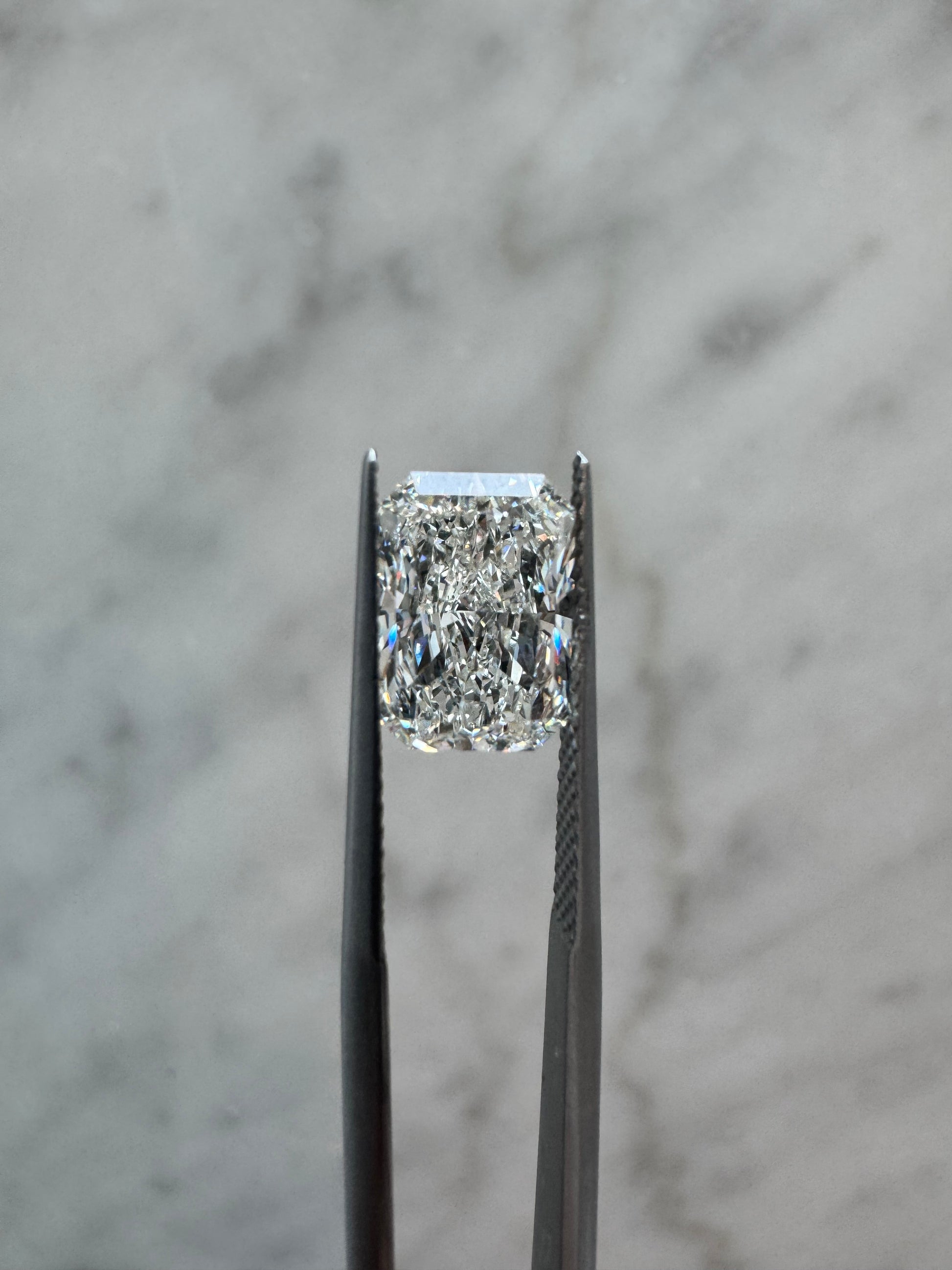 Radiant | 3.01ct F VS1 | 1.45 ratio | IGI Certified 735510287