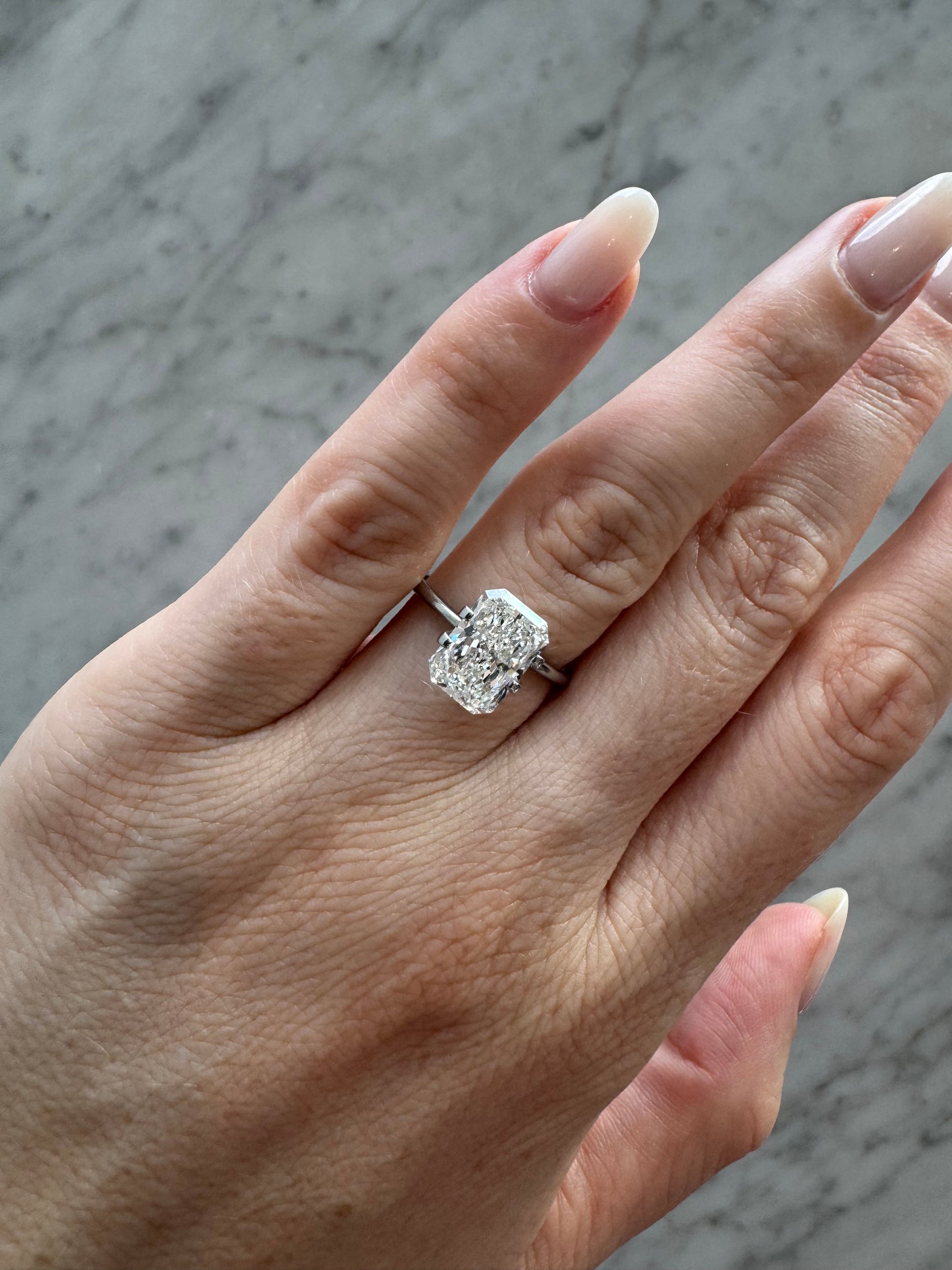 Radiant | 3.01ct F VS1 | 1.45 ratio | IGI Certified 735510287