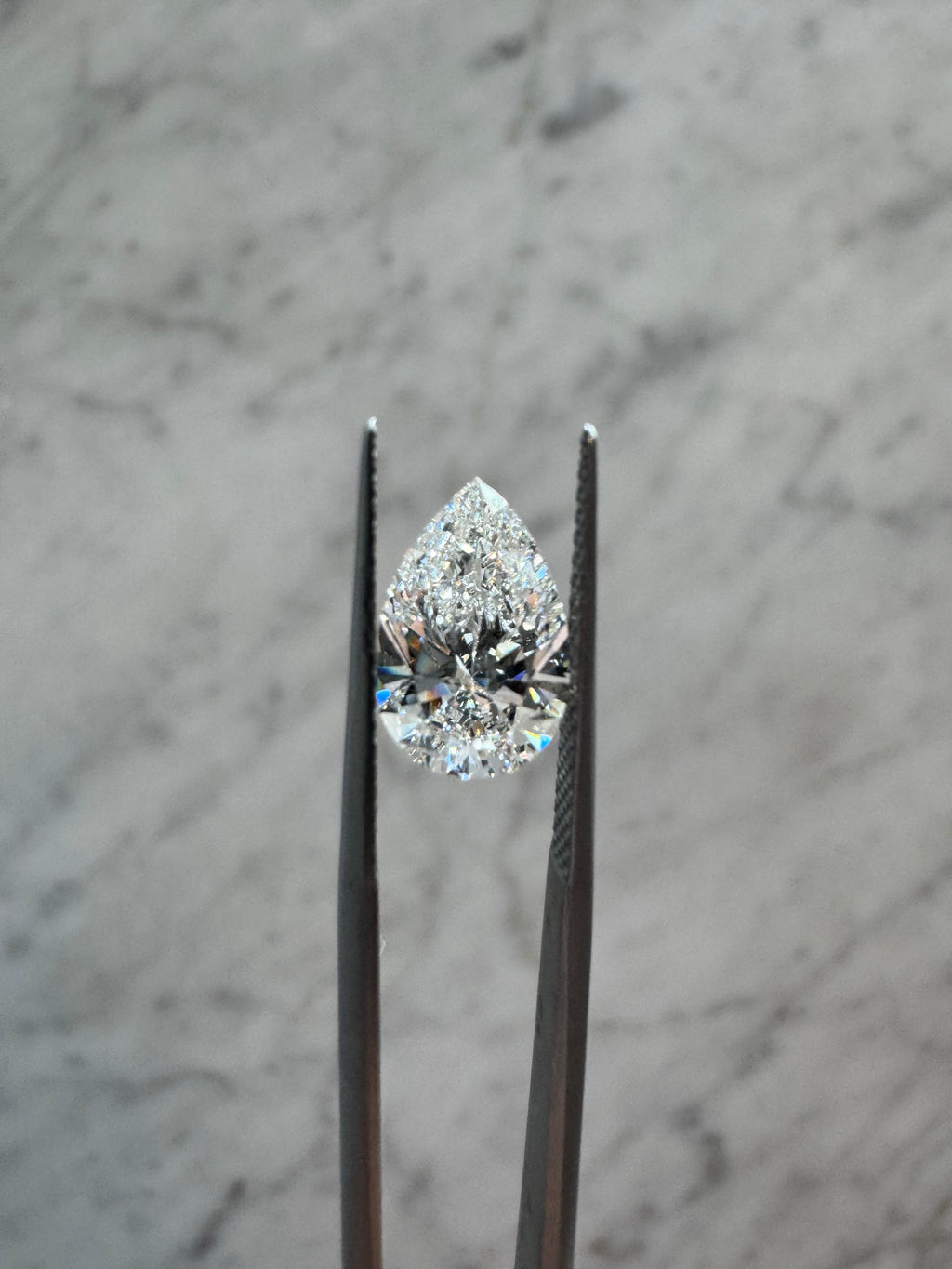 Pear | 2.60ct E VS1 | 1.54 ratio | IGI Certified 729548592