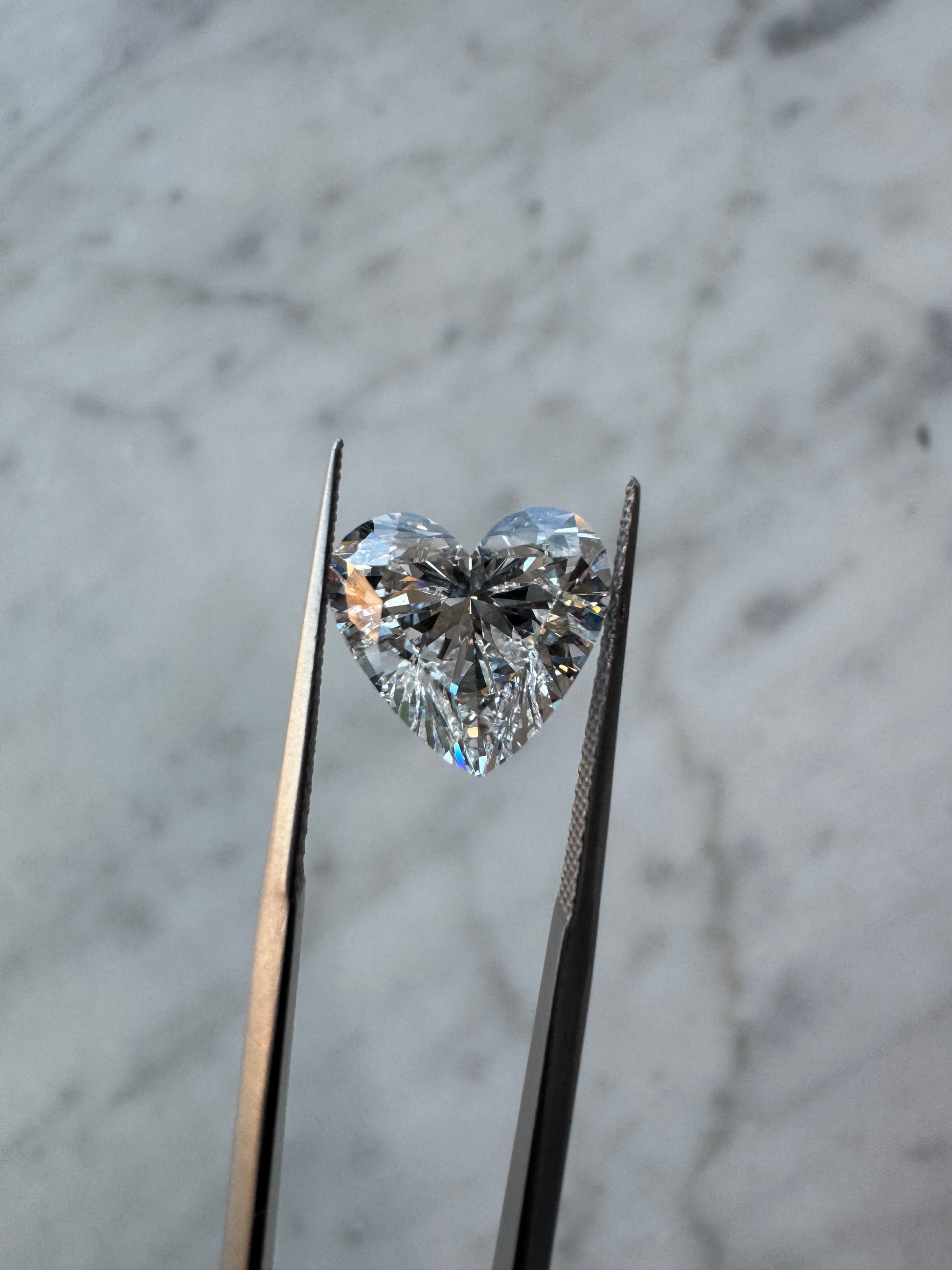 Heart | 5.01ct E VVS2 | 1.07 ratio | IGI Certified 704516045 | HT501