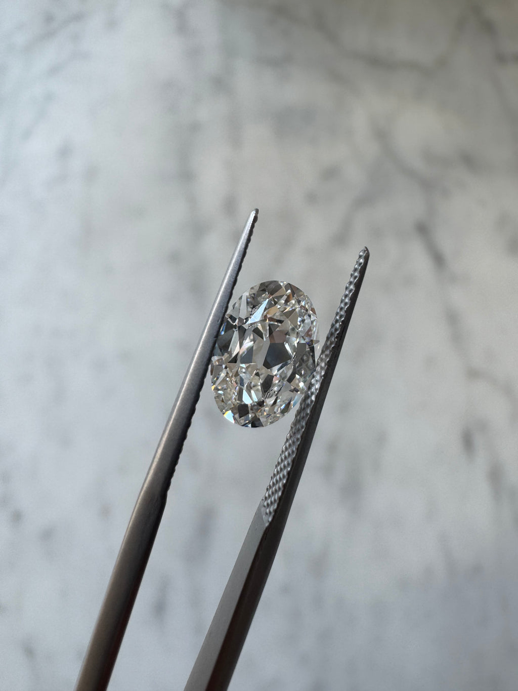 Old Mine Cut Oval | 2.06ct E VVS2 | 1.42 ratio | IGI Certified LG804652161