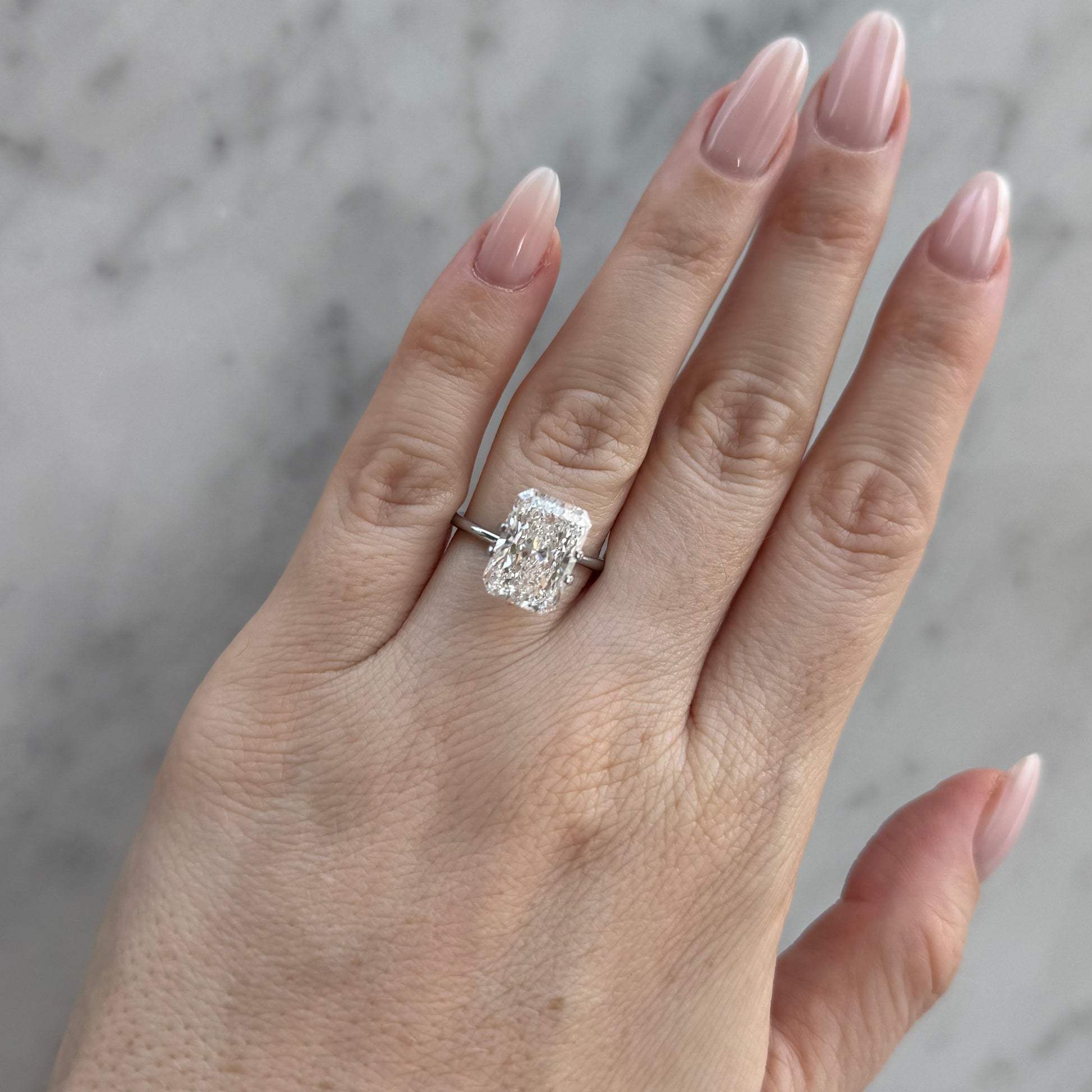 Radiant | 6.04ct D VS2 | 1.41 ratio | LG698504358 | RAD604