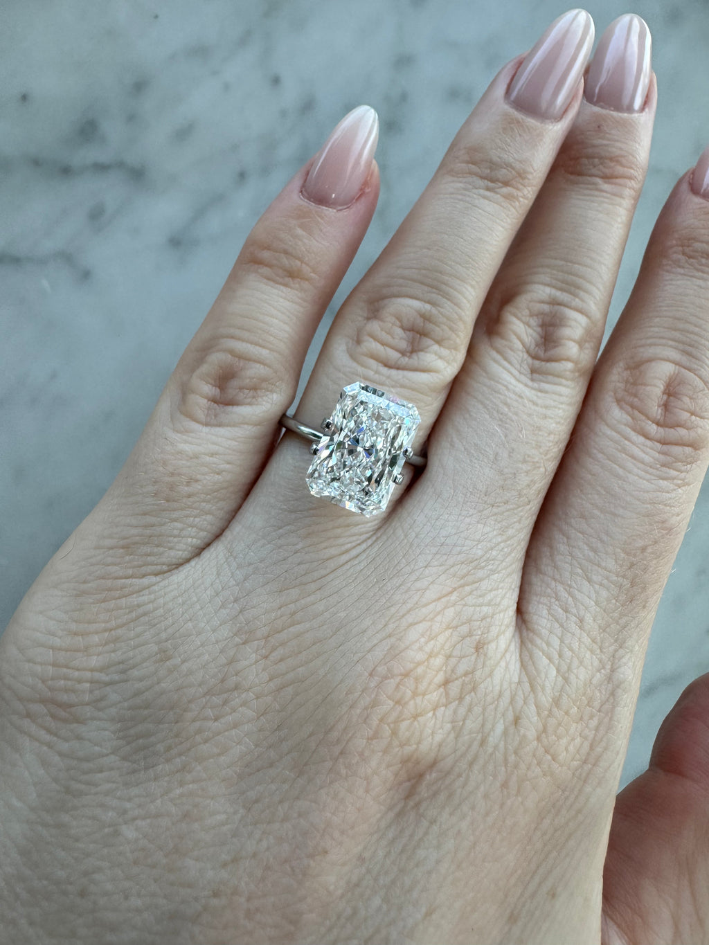 Radiant | 6.04ct D VS2 | 1.41 ratio | LG698504358 | RAD604