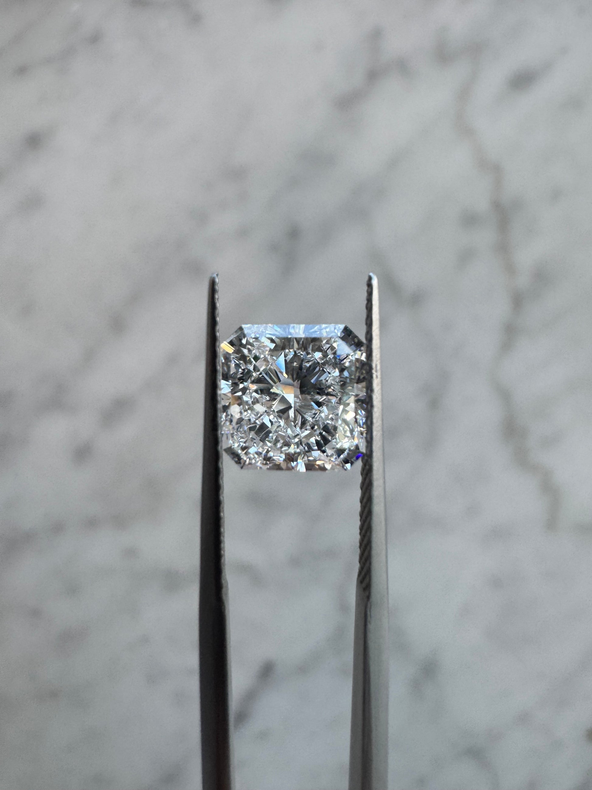 Radiant | 3.31ct D VVS2 | 1.02 ratio | LG626455217 | RAD331