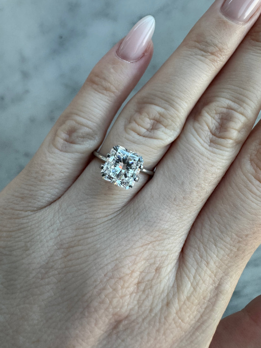 Radiant Square | 3.31ct D VVS2 | 1.04 ratio | LG698529186 | RAD331