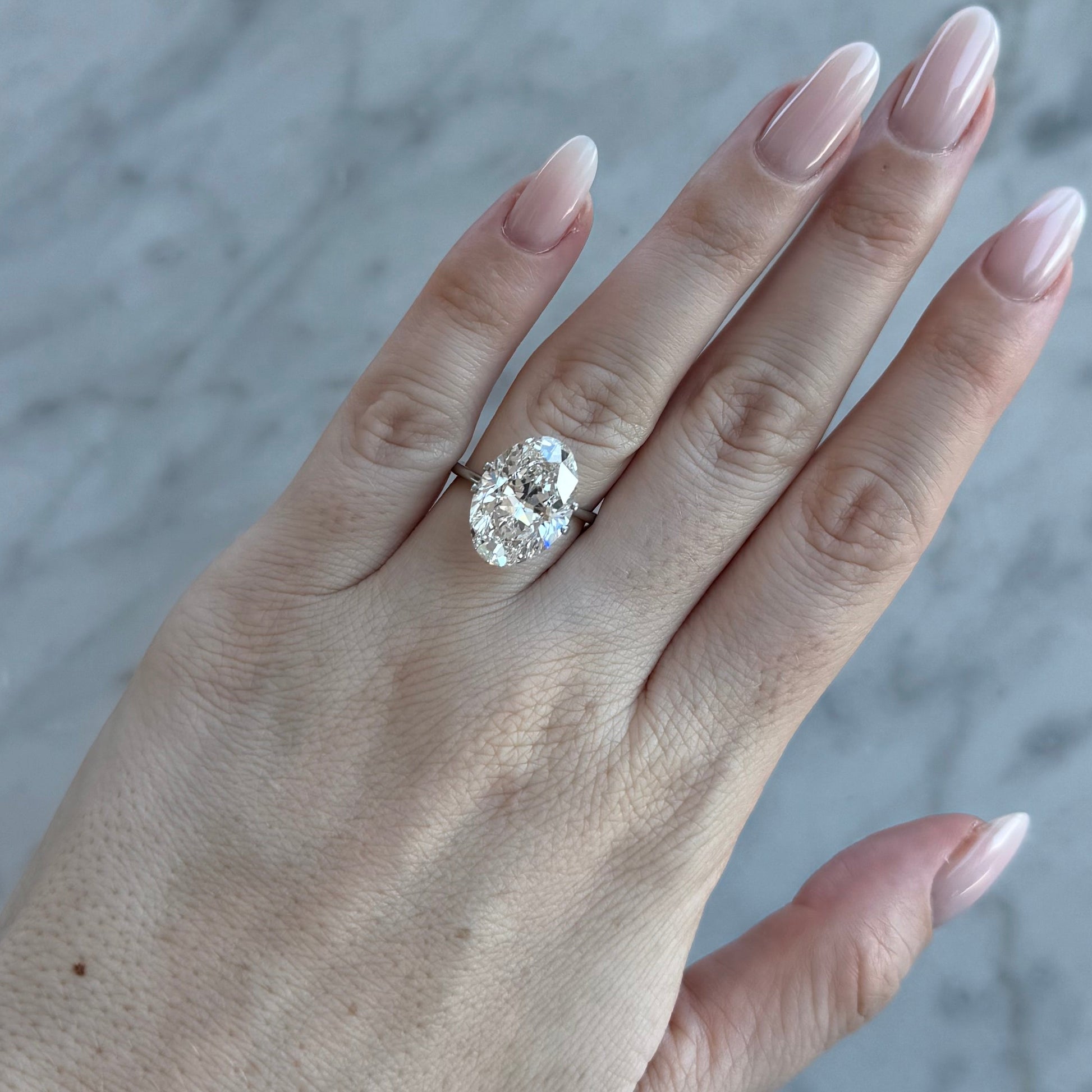 Oval | 9.05ct F VS1 | 1.44 ratio | IGI Certified 659465738 | OV905