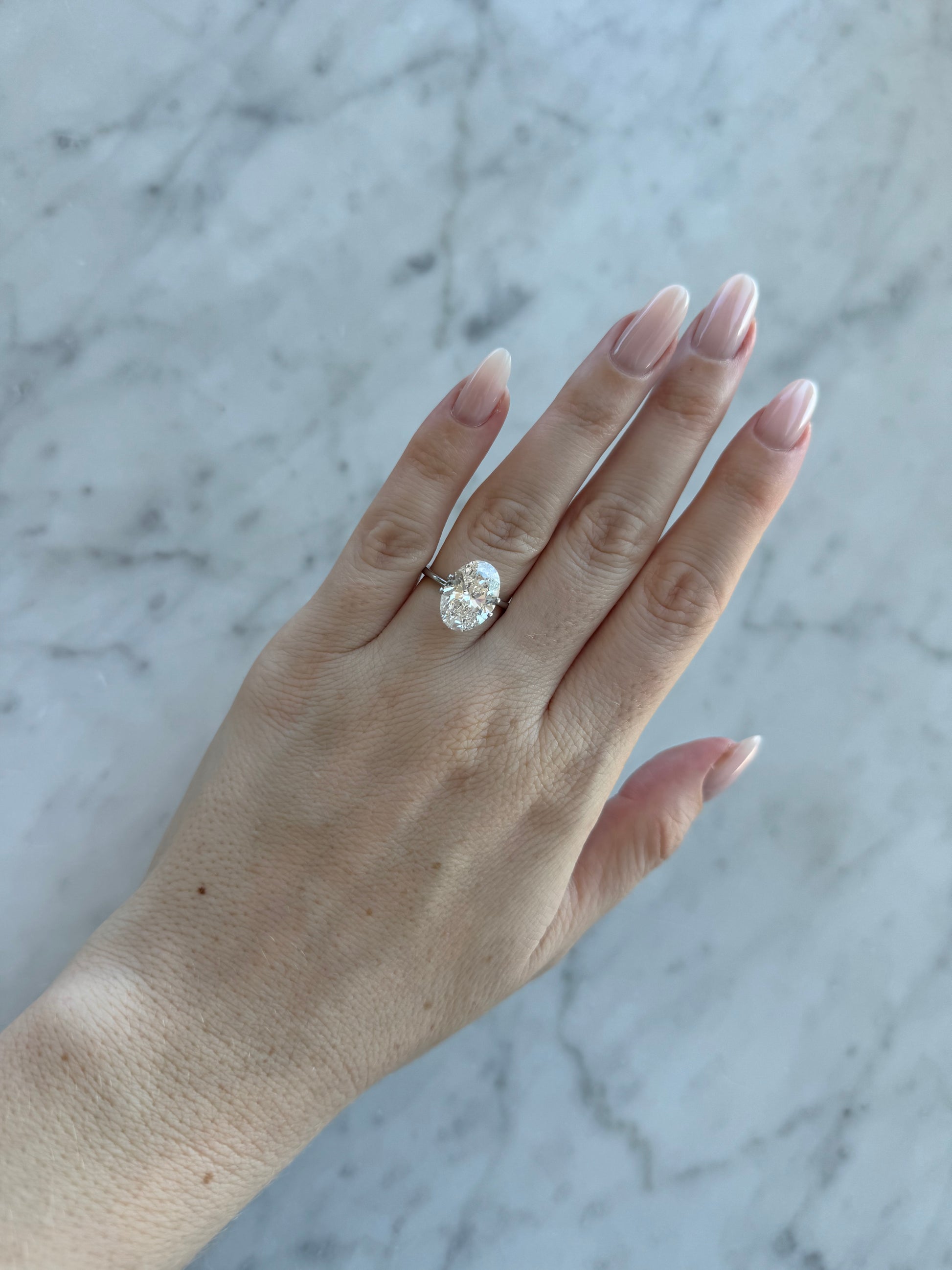 Oval | 5.5ct F VS1 | 1.4 ratio | IGI Certified 646453743 | OV550