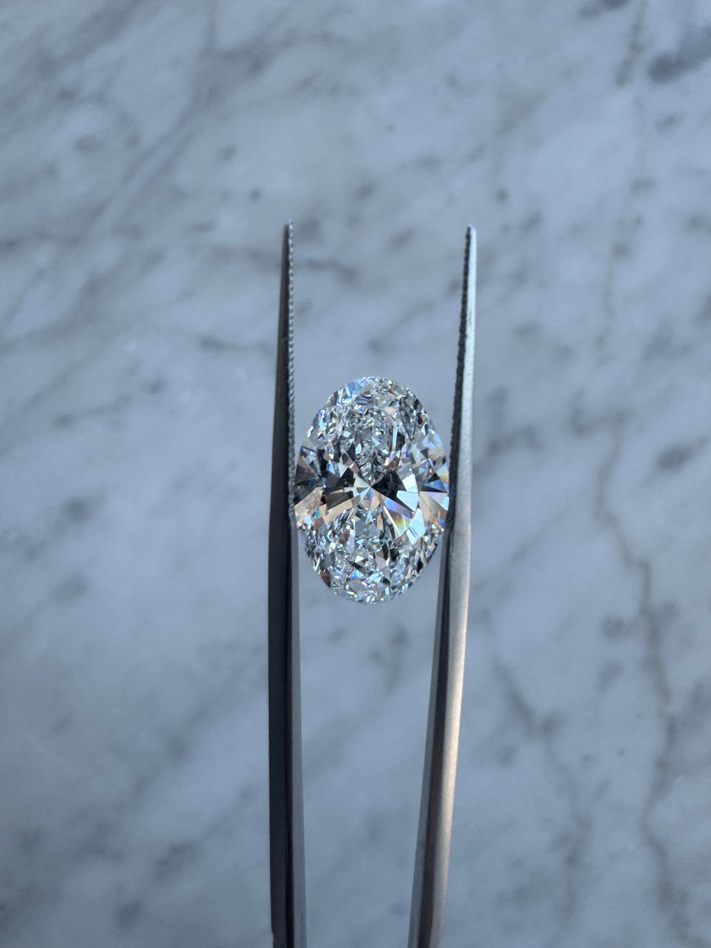 Oval | 5.58ct D VS1 | 1.47 ratio | IGI Certified LG702514010 | OV558