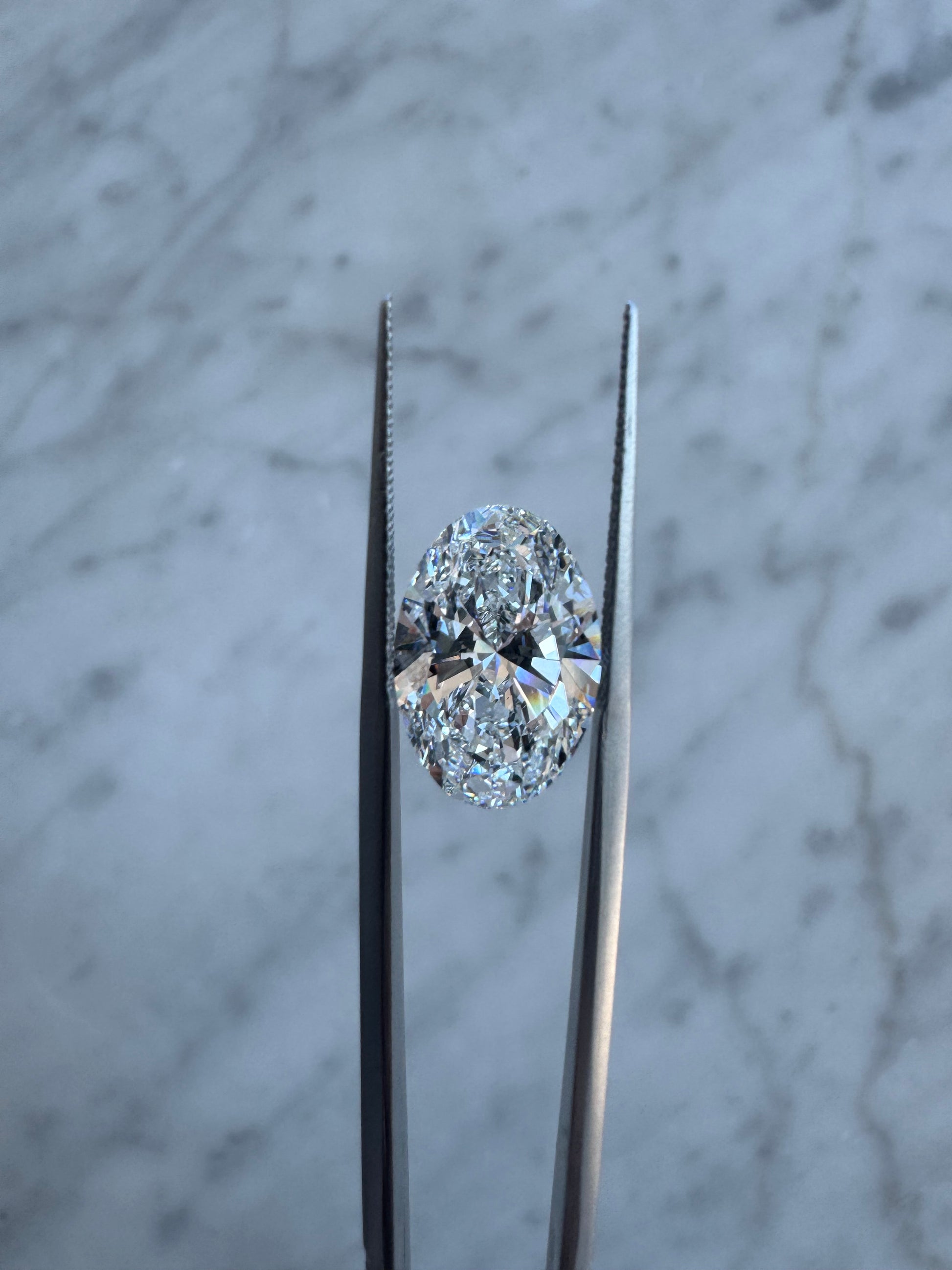 Oval | 5.58ct D VS1 | 1.47 ratio | IGI Certified LG702514010 | OV558