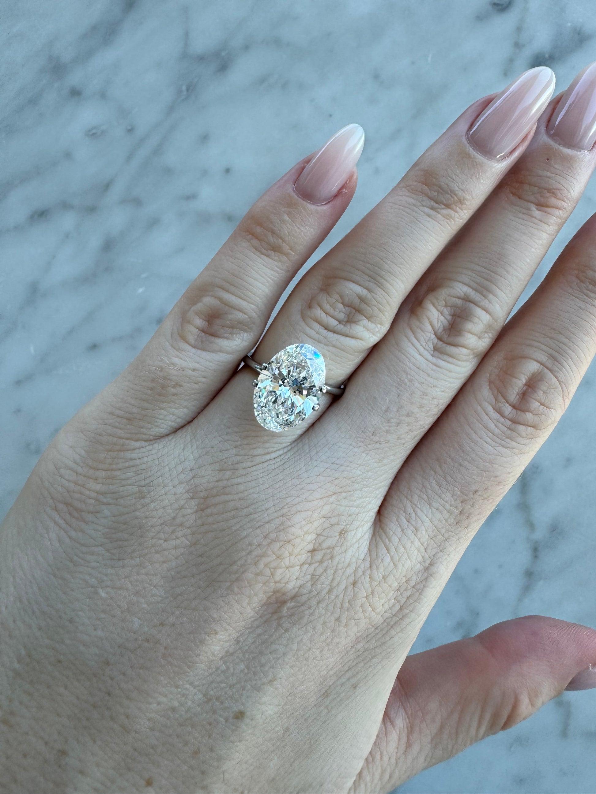 Oval | 5.58ct D VS1 | 1.47 ratio | IGI Certified LG702514010 | OV558